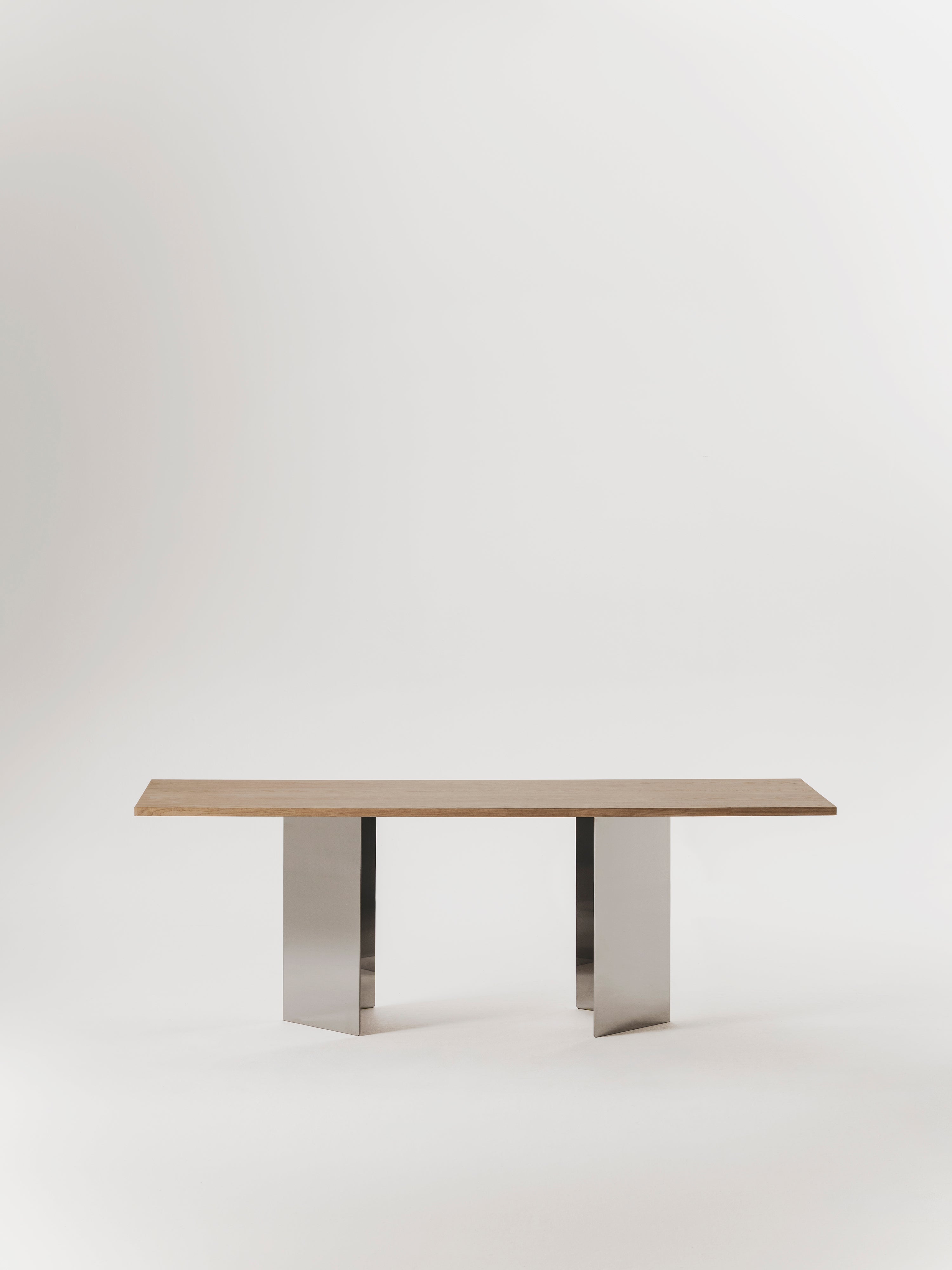 Ander dining table — detail view