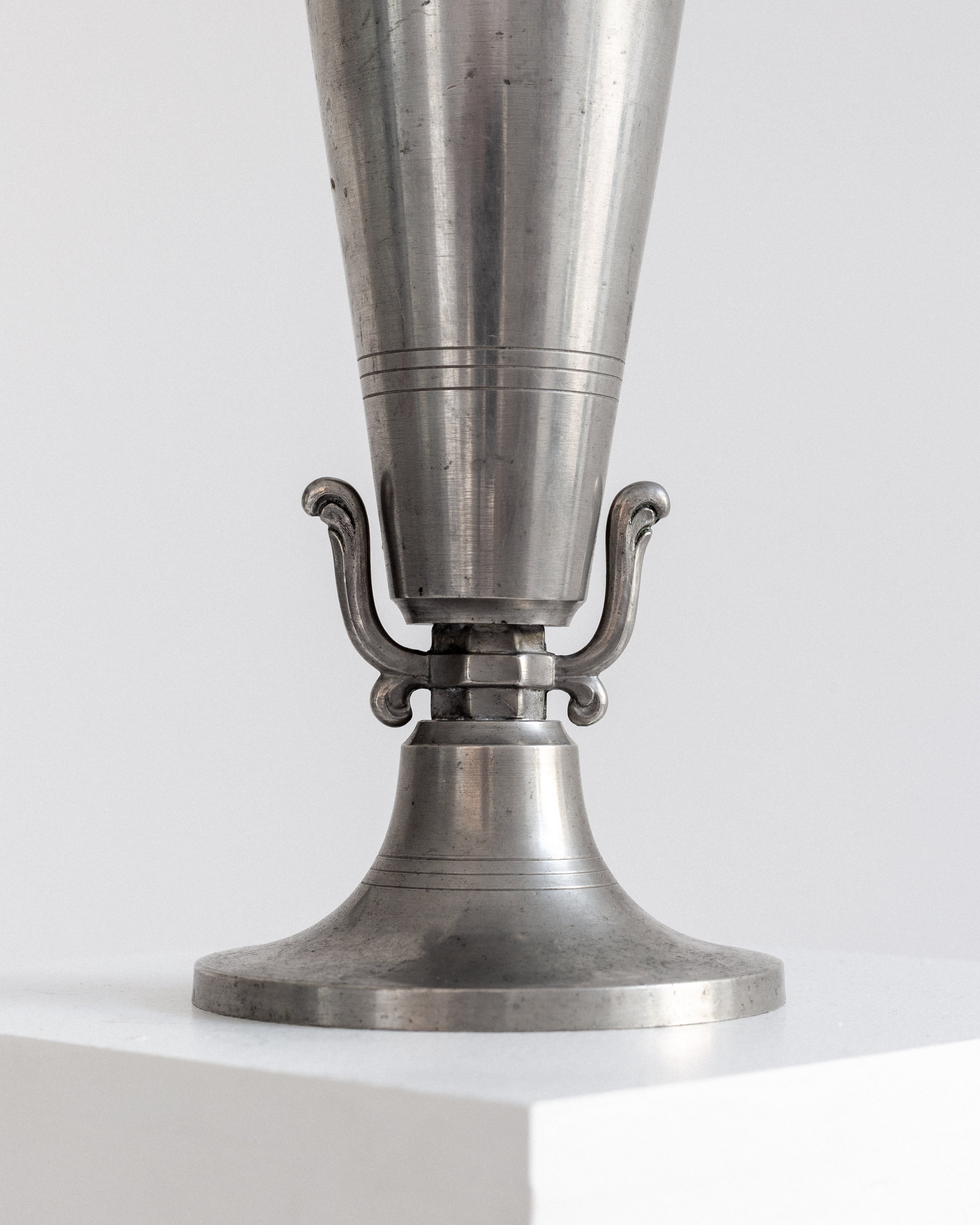 Vase en étain Art Déco par C.G. Hallberg, Suède, 1935