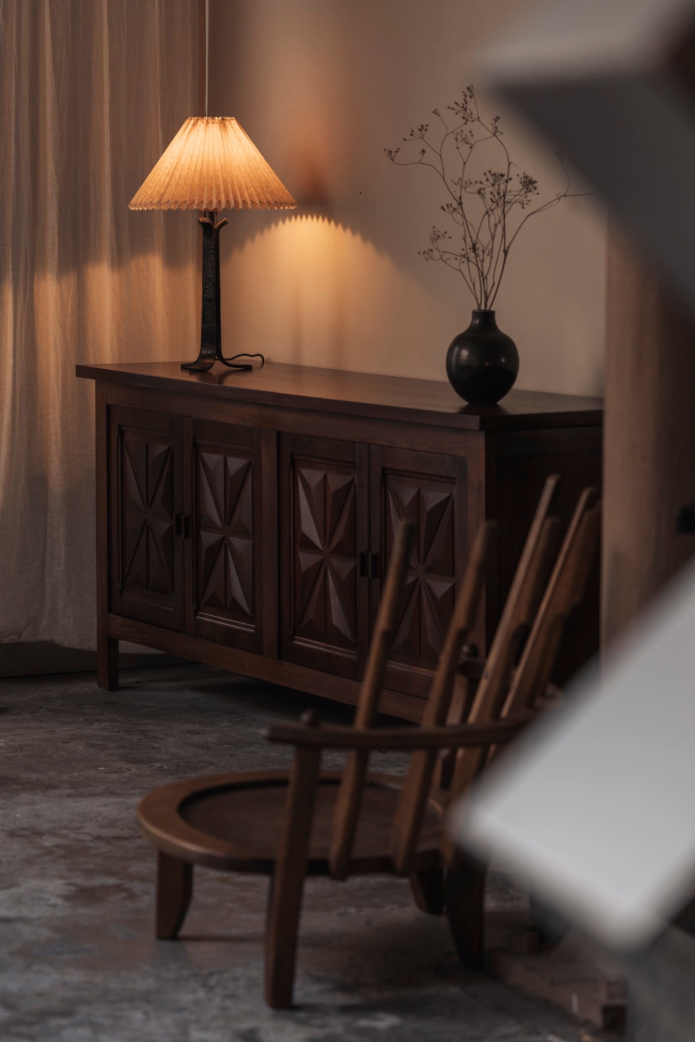 French wrought iron table lamp from the 1940s. — view 10