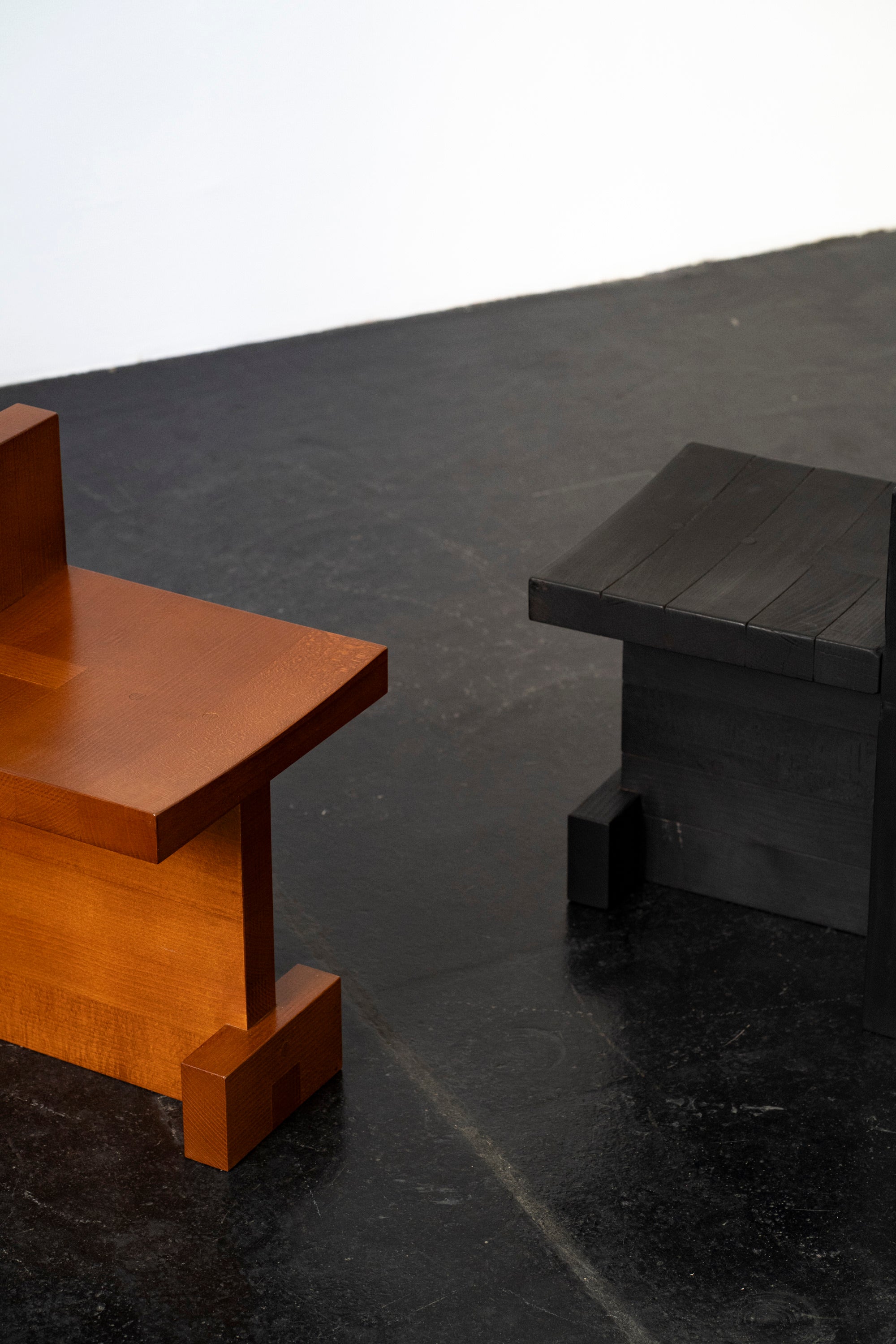 Tabouret en bois de hêtre flambé et teinté | DN_S2510