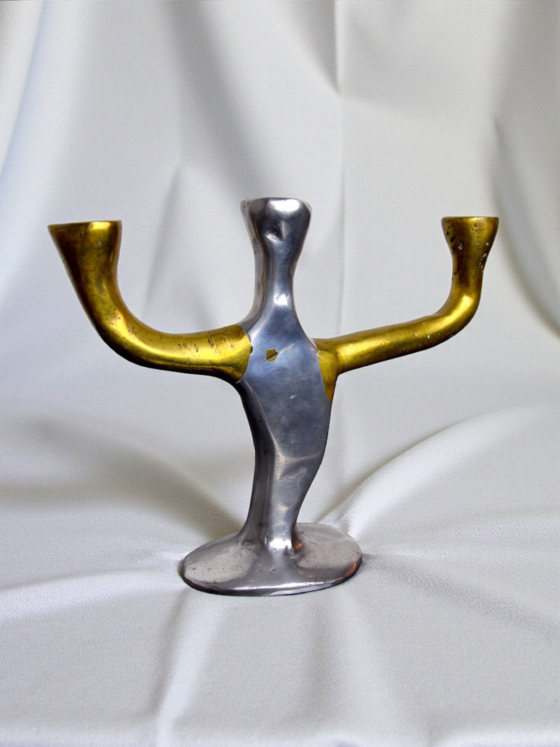 Brutalist Candleholder 3 arms David Marshall, Spain, 1970 — close-up of polished metal and brass finish