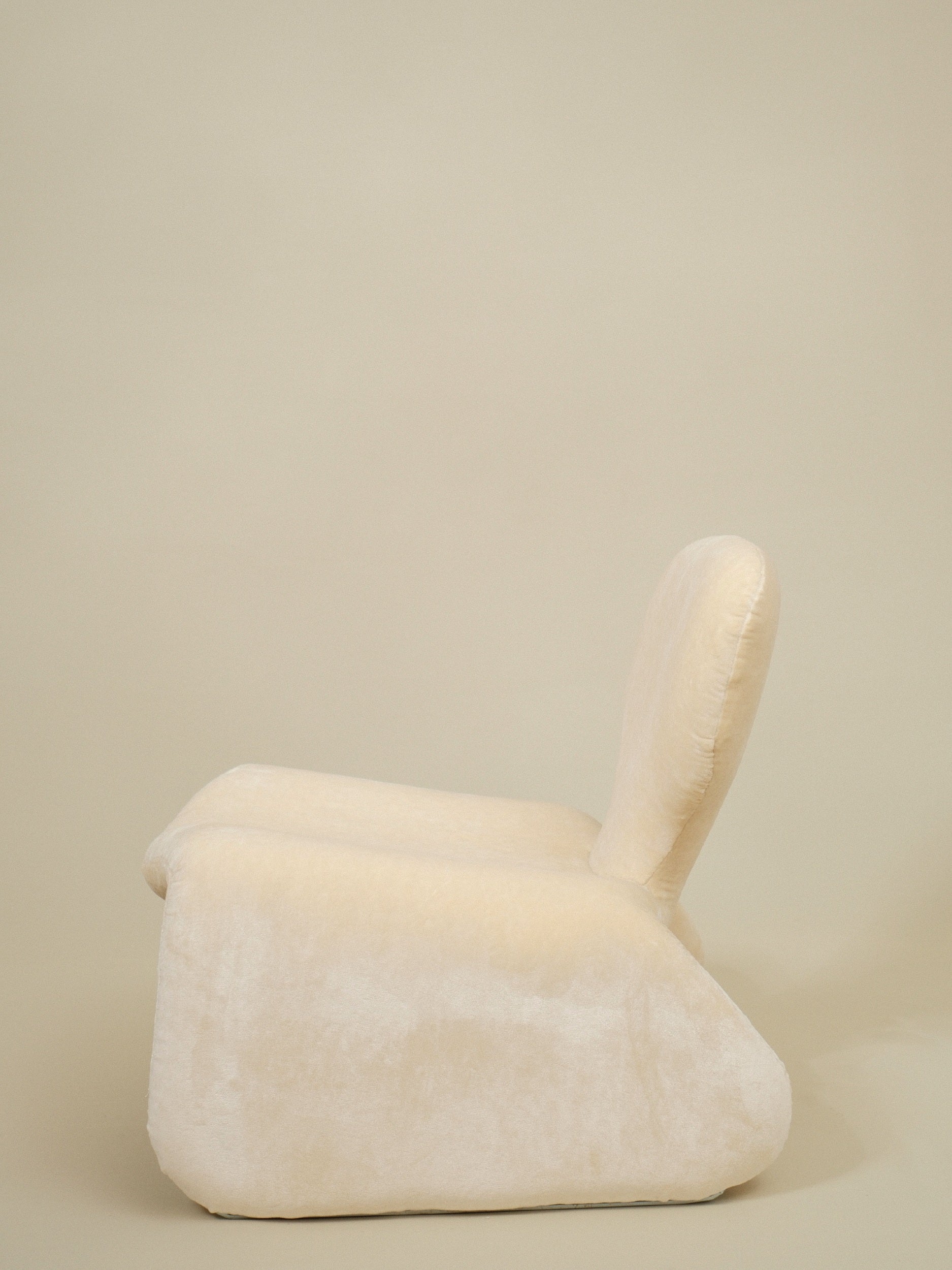Olivier Mourgue Djinn Lounge Chair — side angle