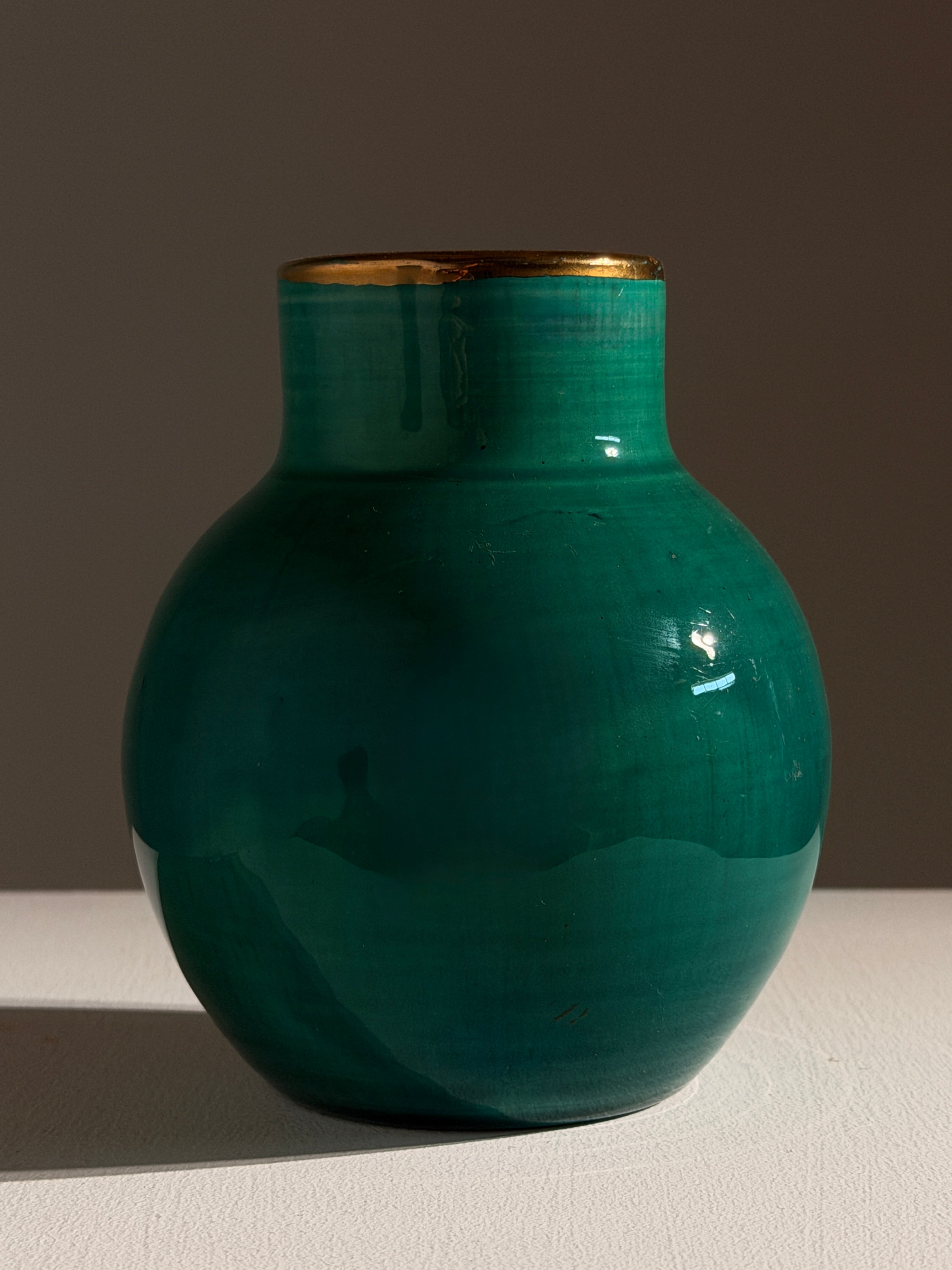 Green ceramic vase by Les Potiers d'Accolay, circa 1970 — detail view
