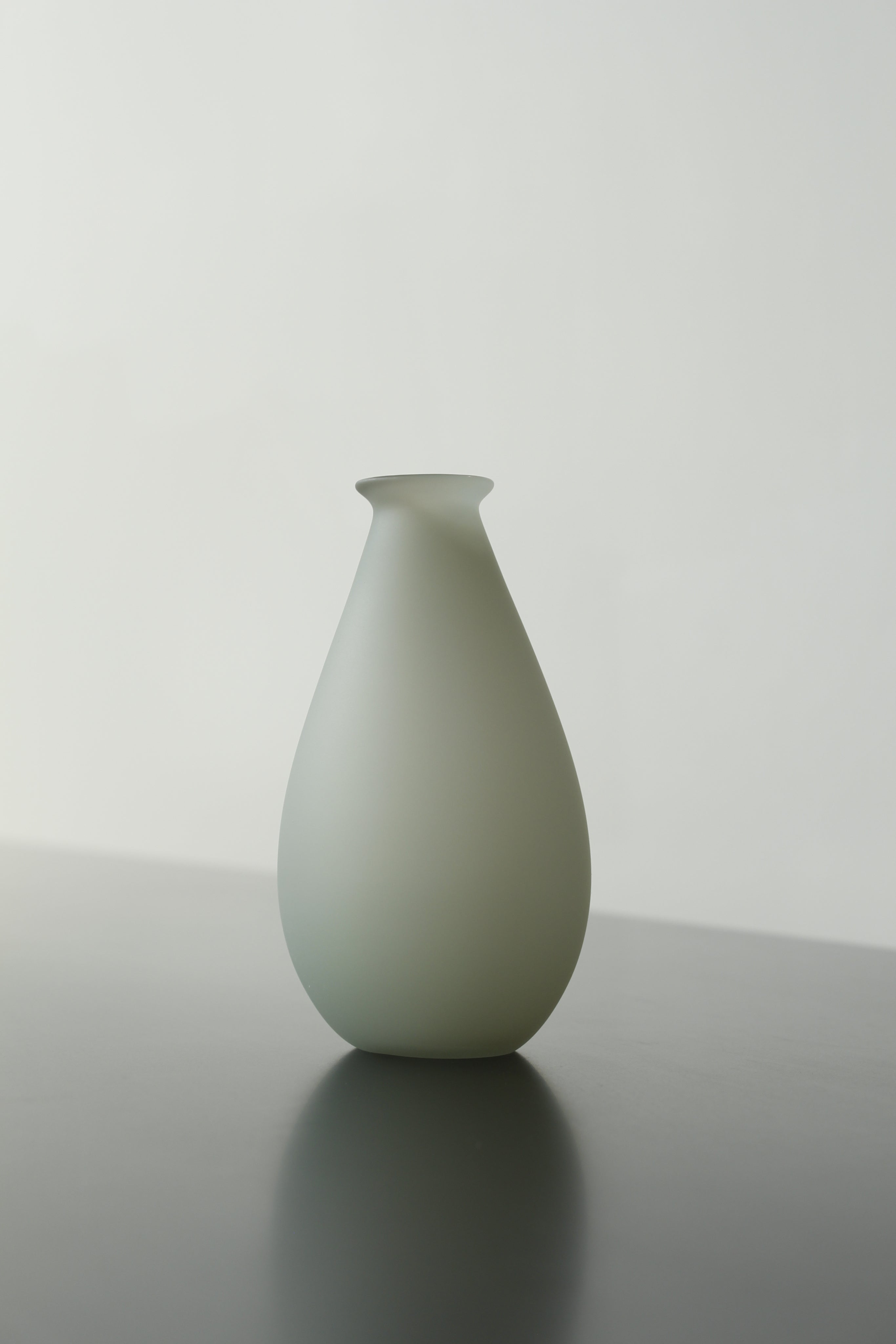 Small Vase in Elephant by Verre d'Onge | The Oblist