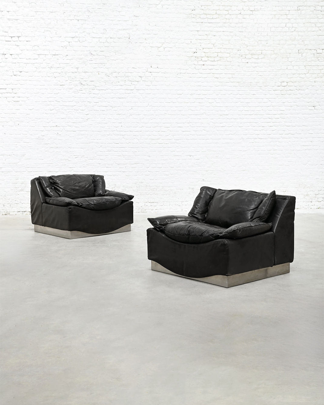 Pair of Armchairs by Luciano Frigerio, Italy 1960s