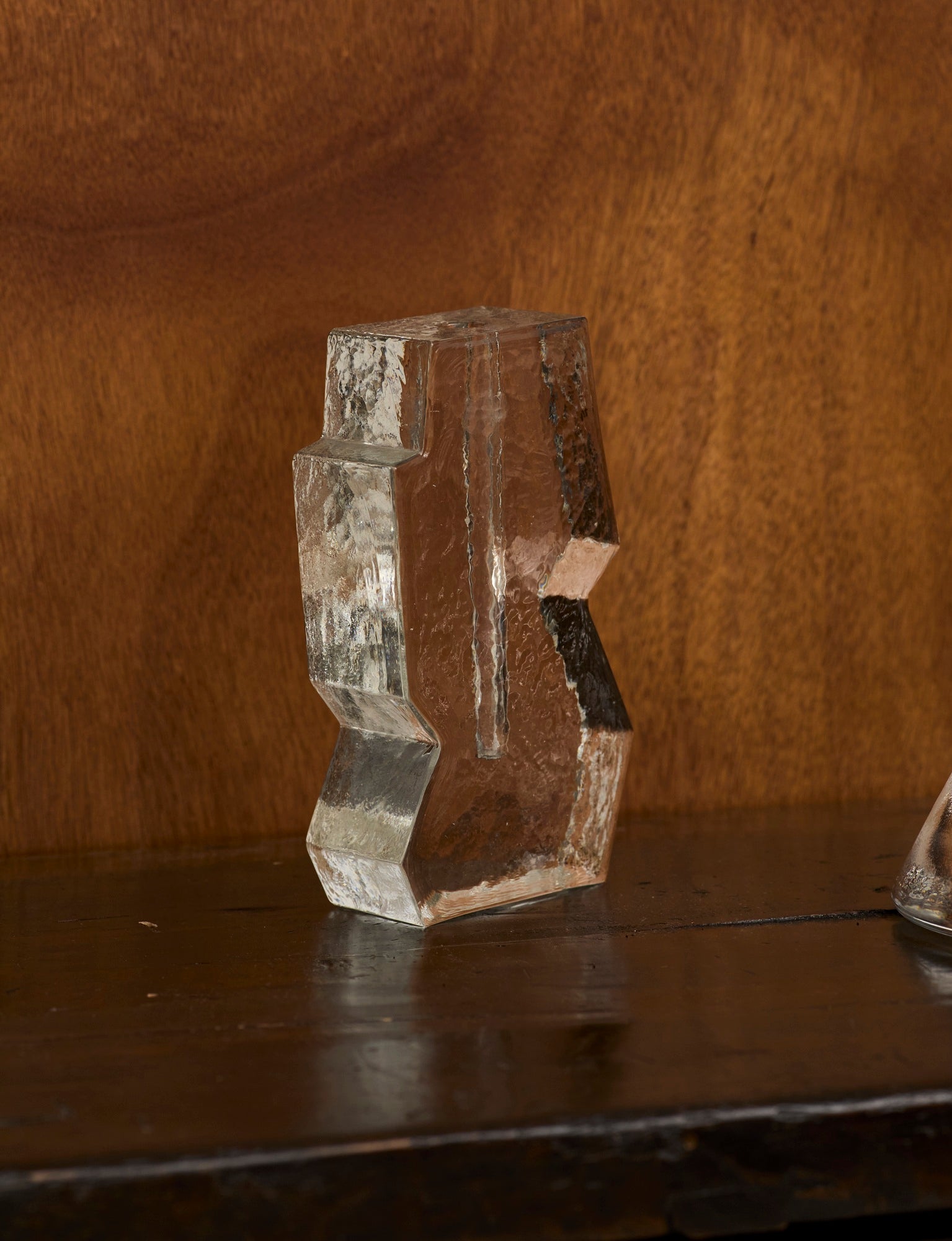 Sculptural Unifleur / Stem Vase in European glass c. 1960-70 — in context