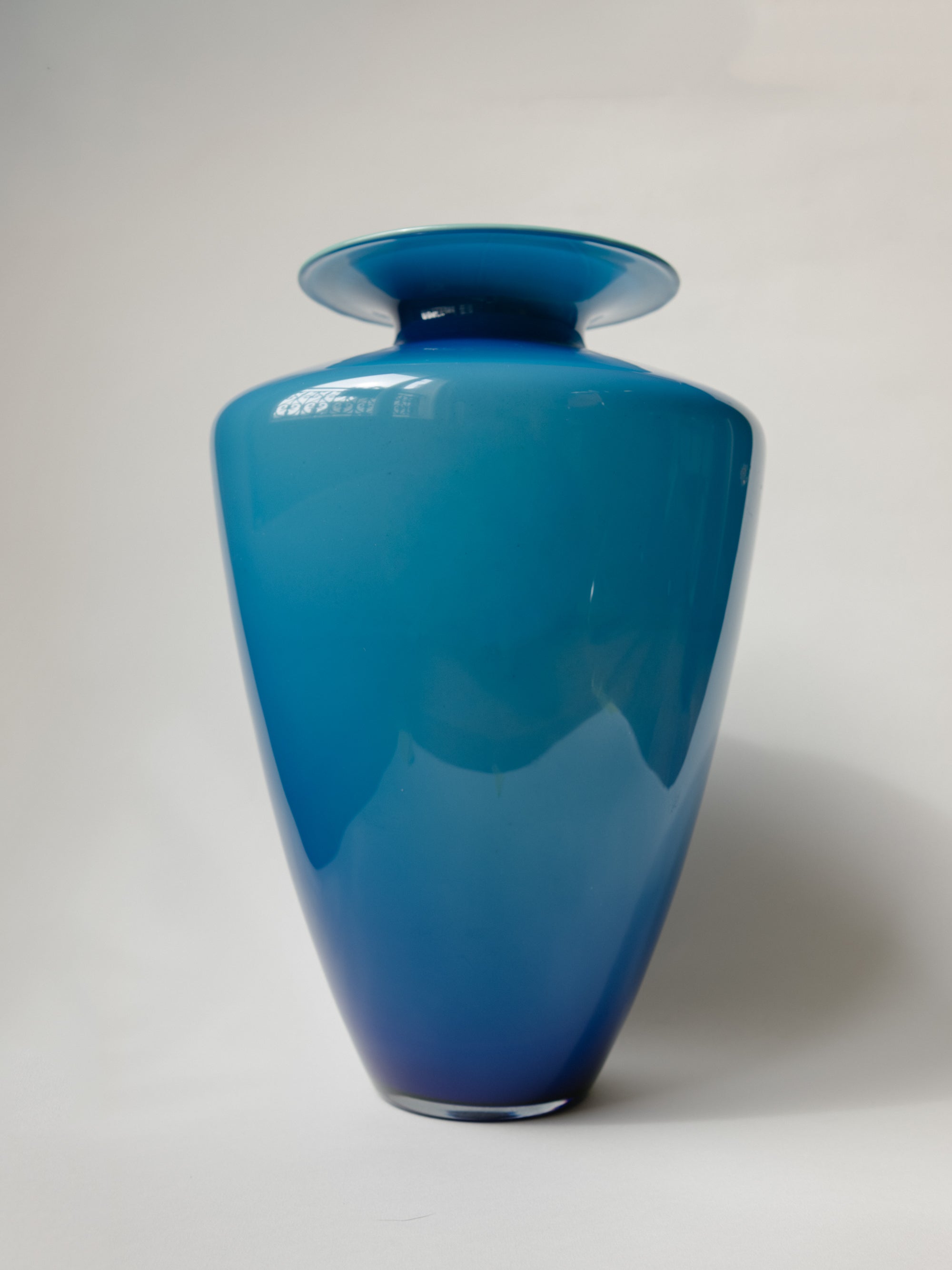 Cà dei Vetrai Large 36cm Incamiciato Murano Glass Vase - Venice - c. 1960s — detail view