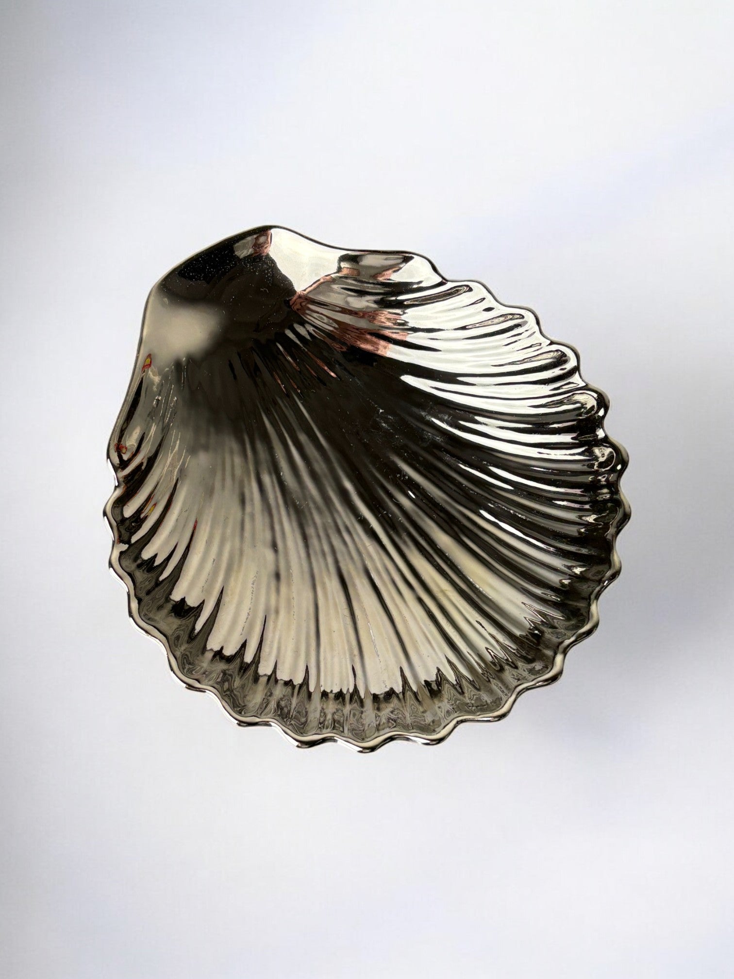 Shell Vide-Poches in Ceramic, Italy, 1980s — top view of shiny ceramic shell