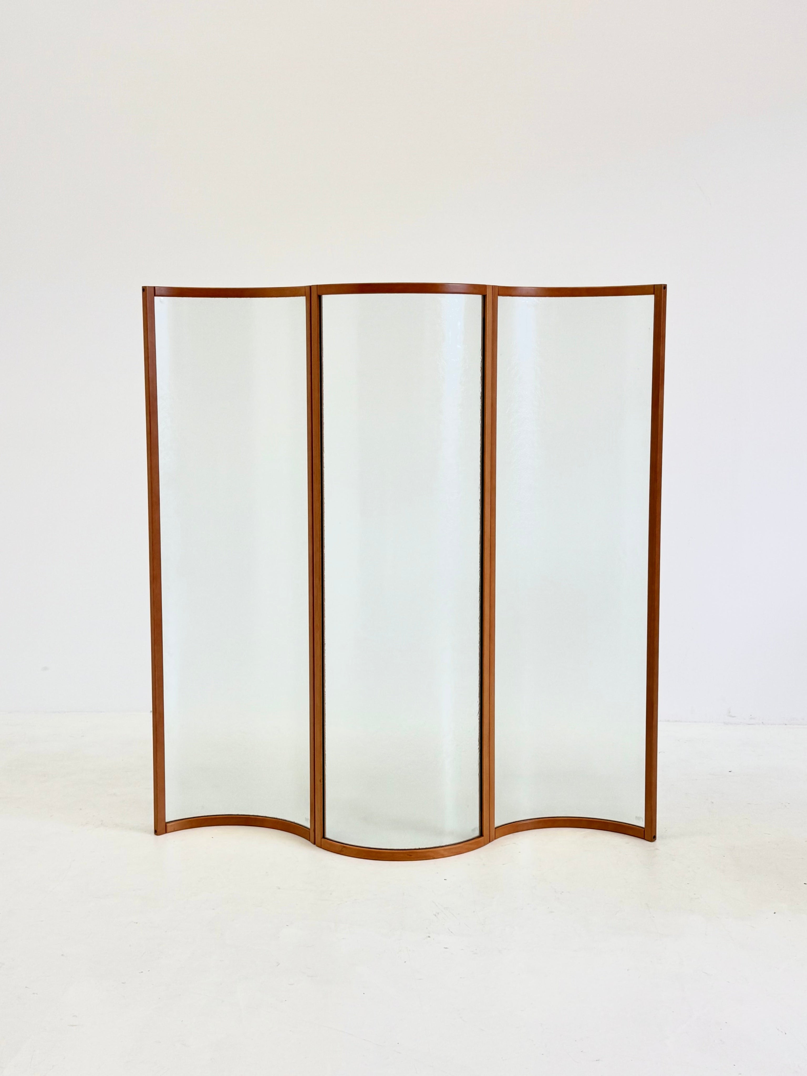 Esse room divider by Vittorio Livi for Fiam — side angle