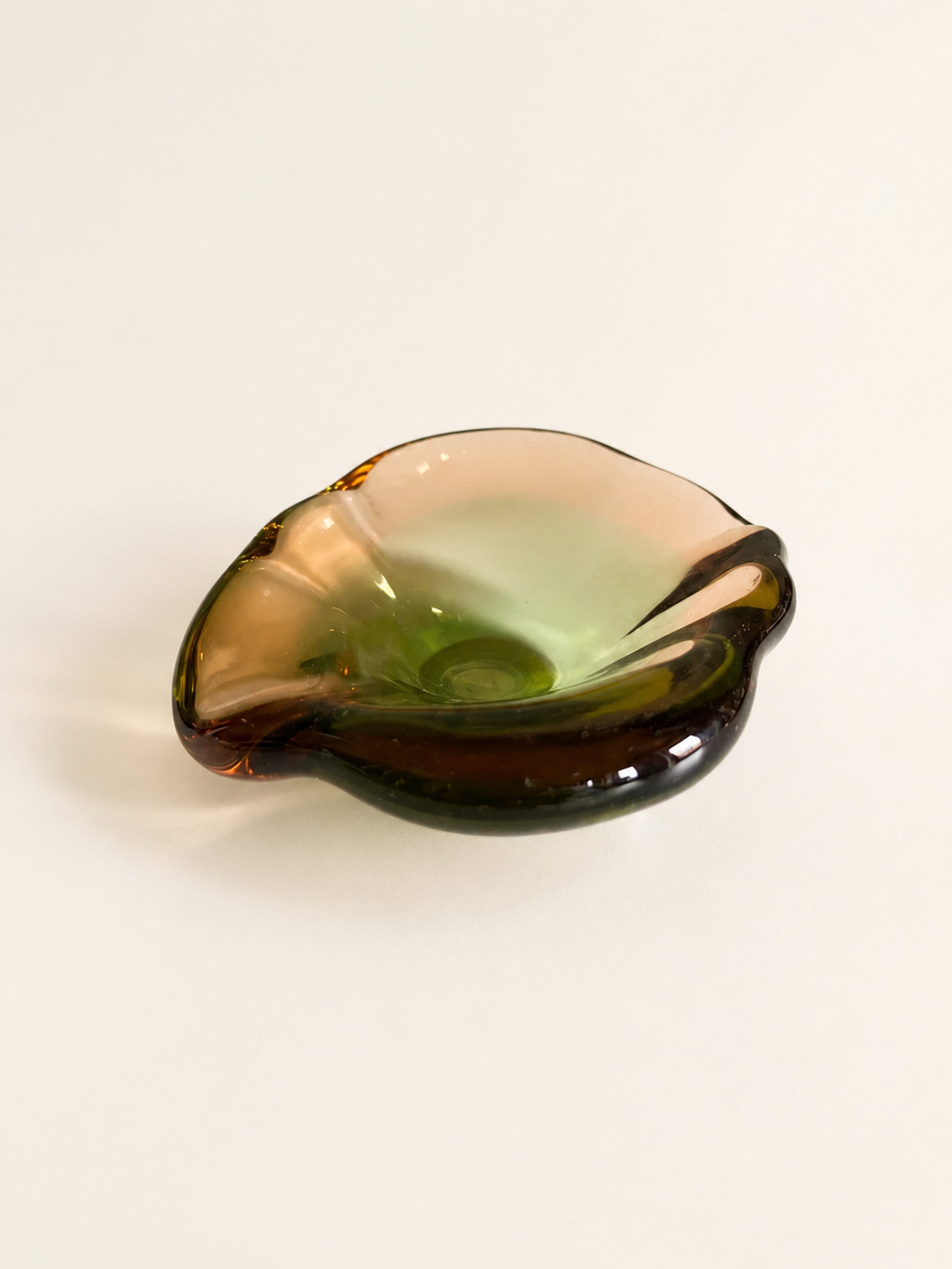 Murano Sommerso Two-Tone Glass Ashtray - 1960s by Dodo Vintage | The Oblist
