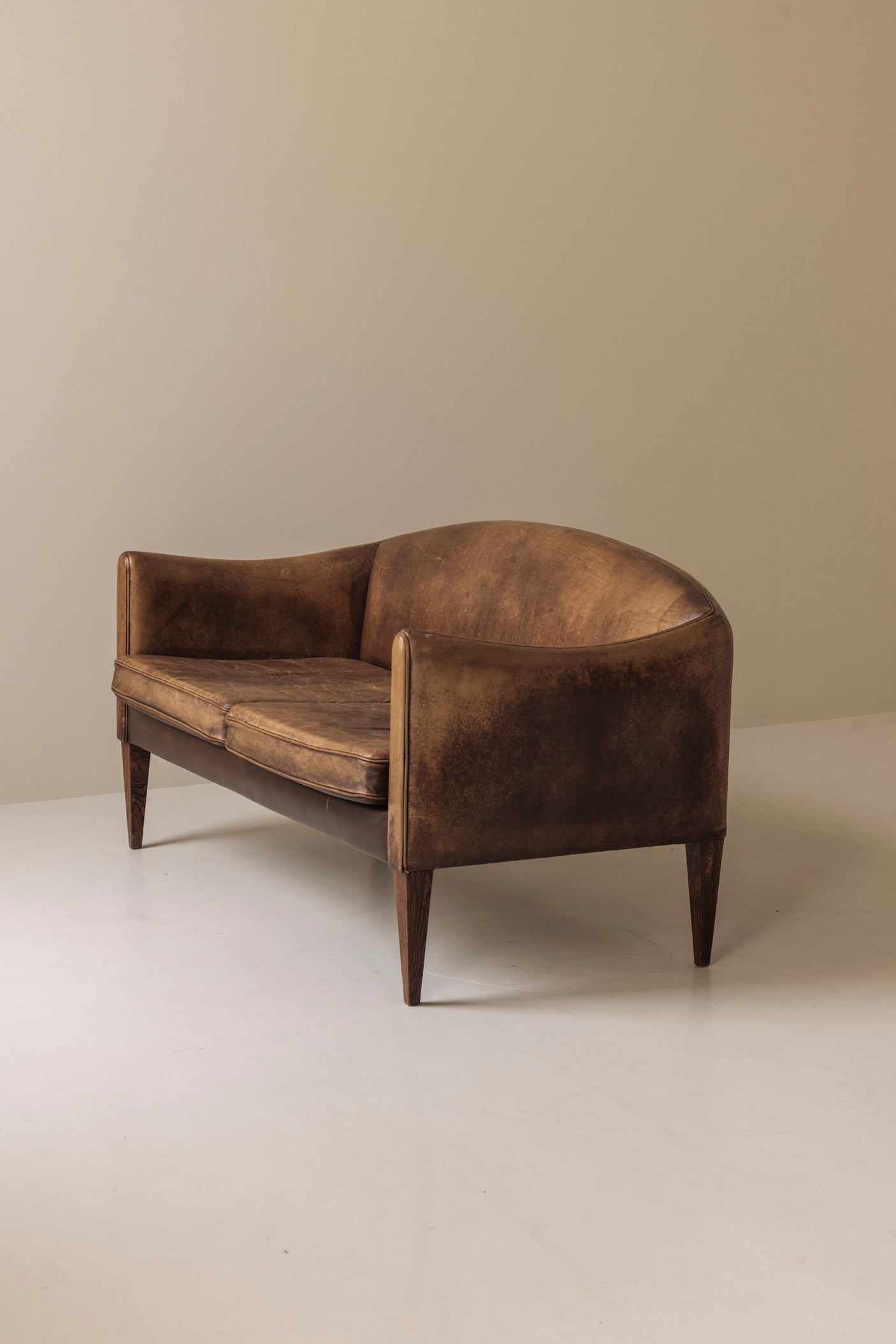 Rare V12 sofa by Illum Wikkelsø for Holger Christiansen, Denmark, 1960s — view 9