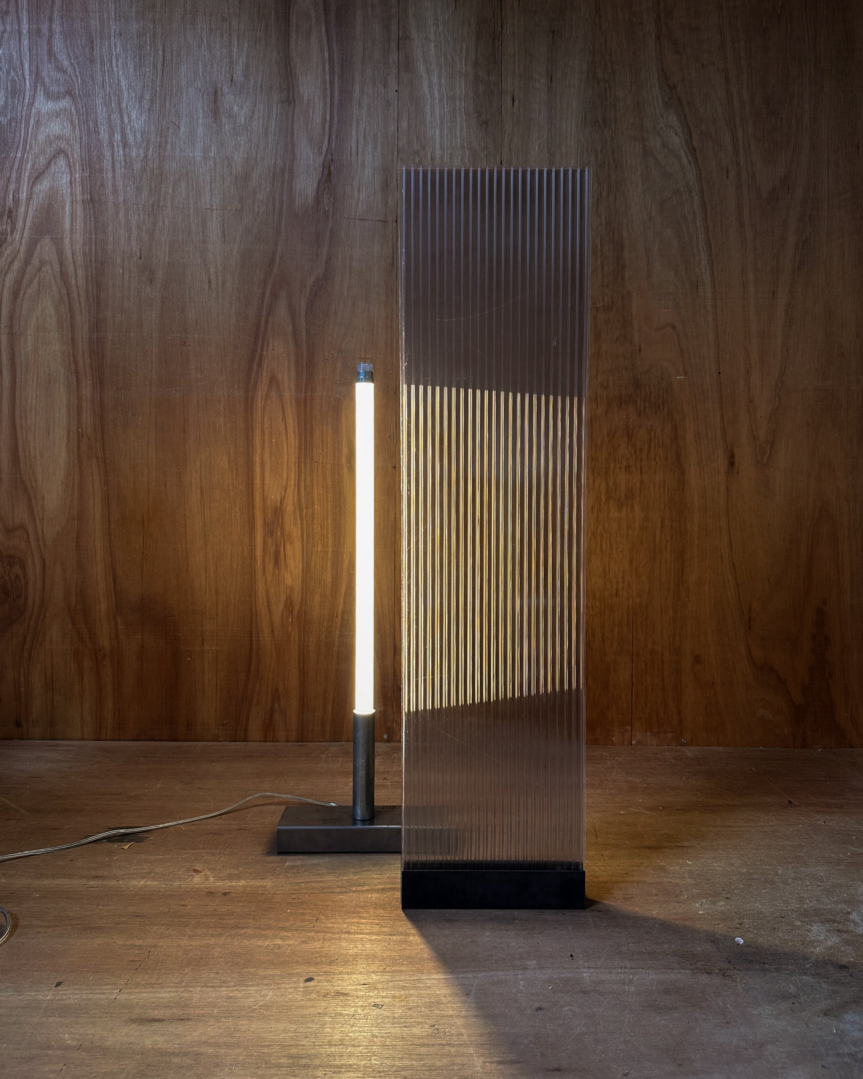 Lampe de Sol POLY-C-1 Haute - Fumée