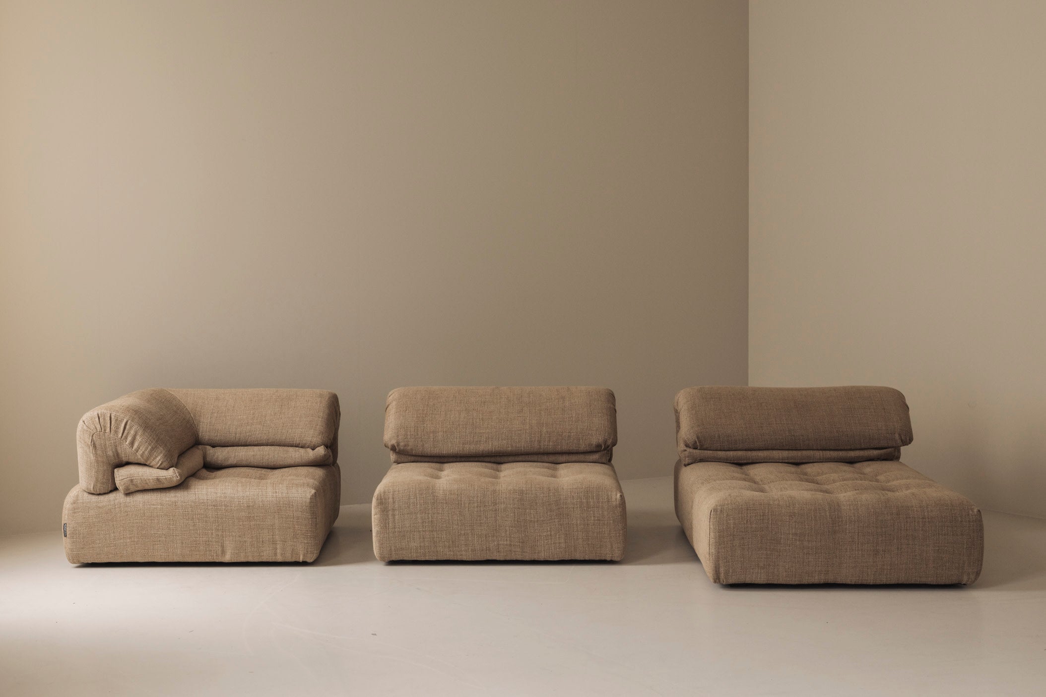 Fully re-upholstered Modular Voyage Immobile sofa by Roche Bobois, France 1990s. — additional view