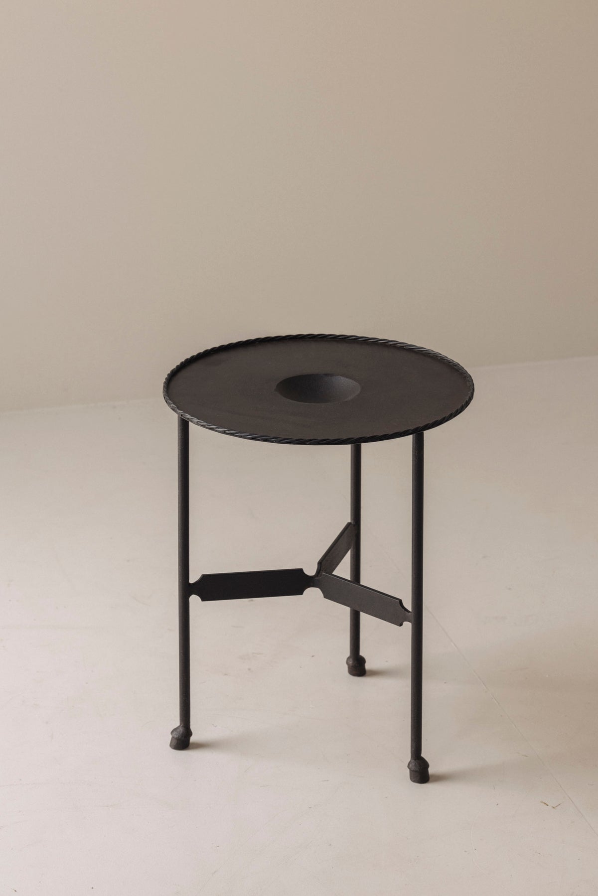 French Guéridon Side Table in Patinated Iron, 1940s. — side angle