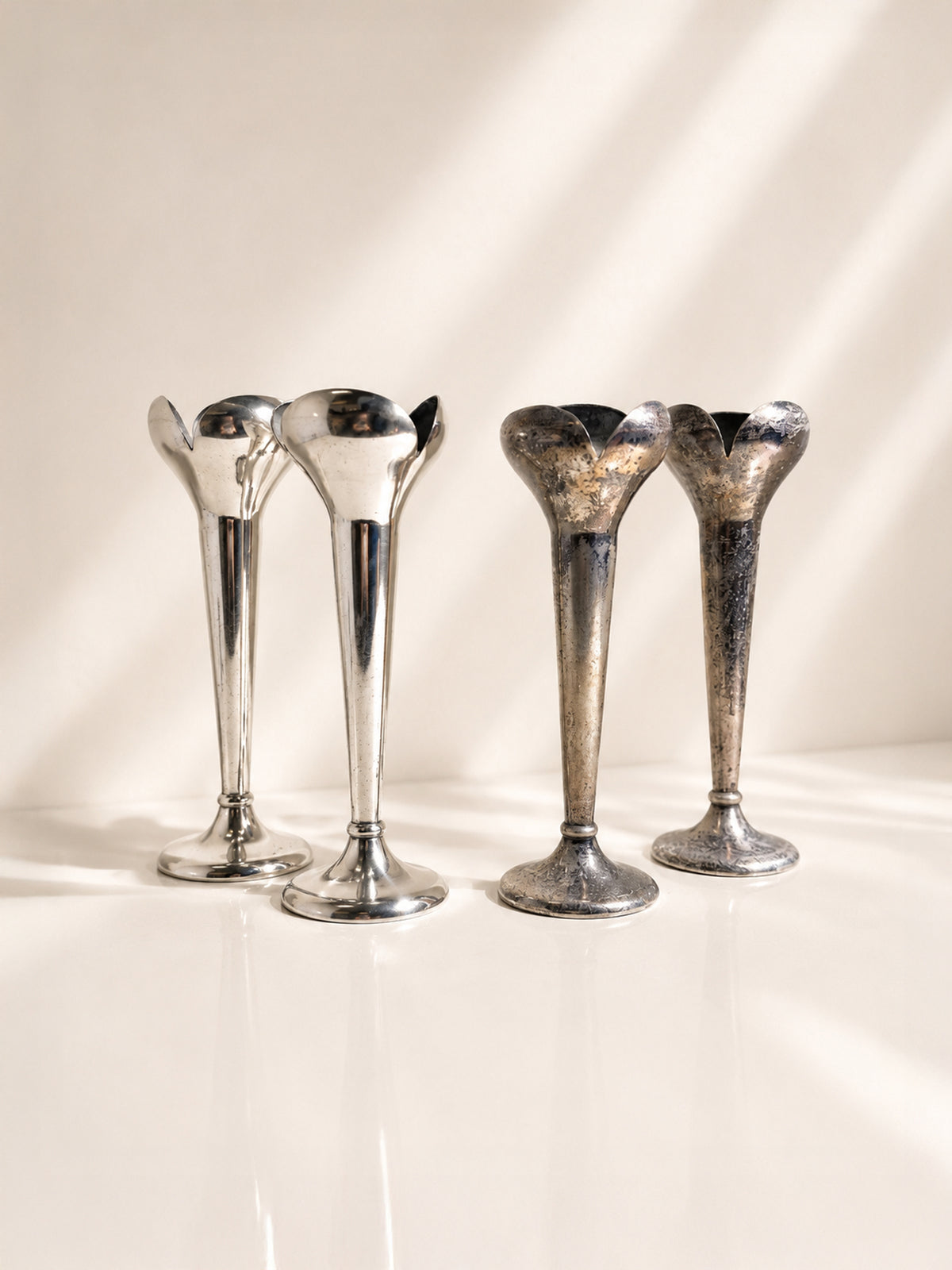 Pair of Gio Ponti Silver-Plated Bud Vases / Candlesticks for Calderoni - 1930s — detail view