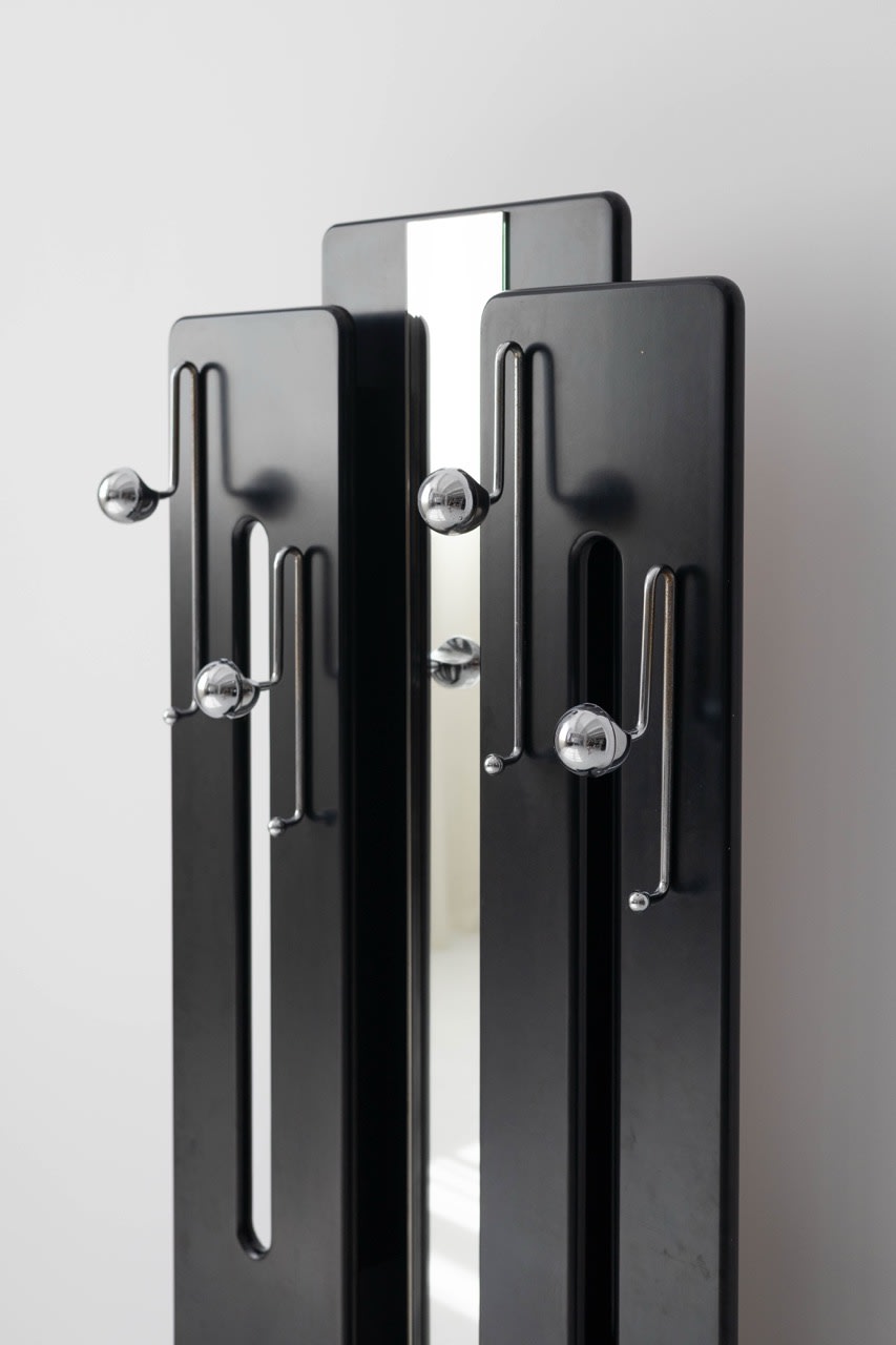 Coat Rack by Luigi Sormani for Sormani — close-up