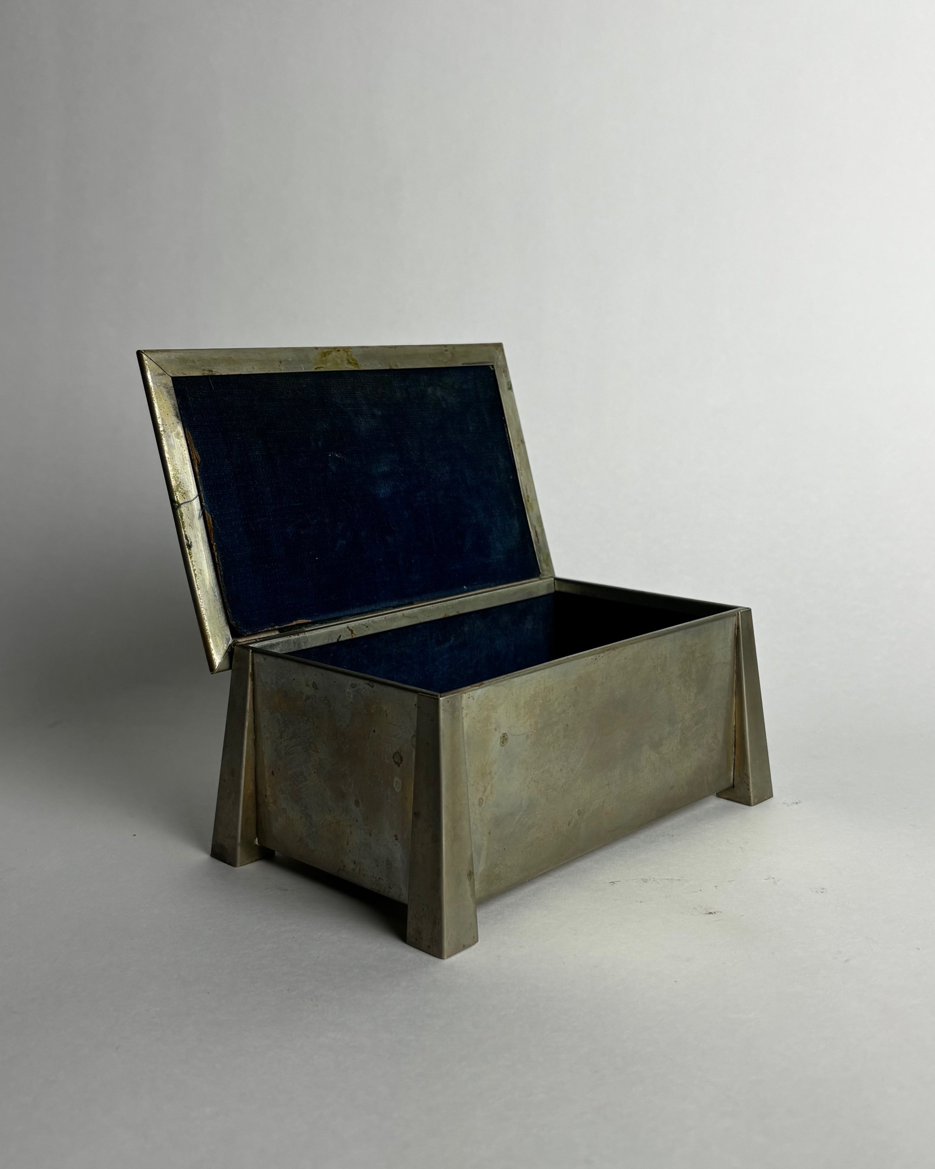 Vintage Boxes in Nickel - Lidded Cigarette Collection — detail view