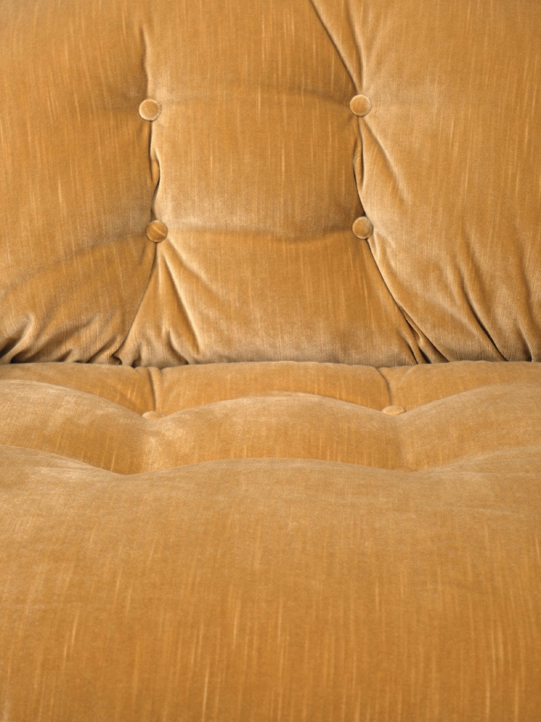 Mario Sabot Lounge Chair - Beige Velvet — detail view