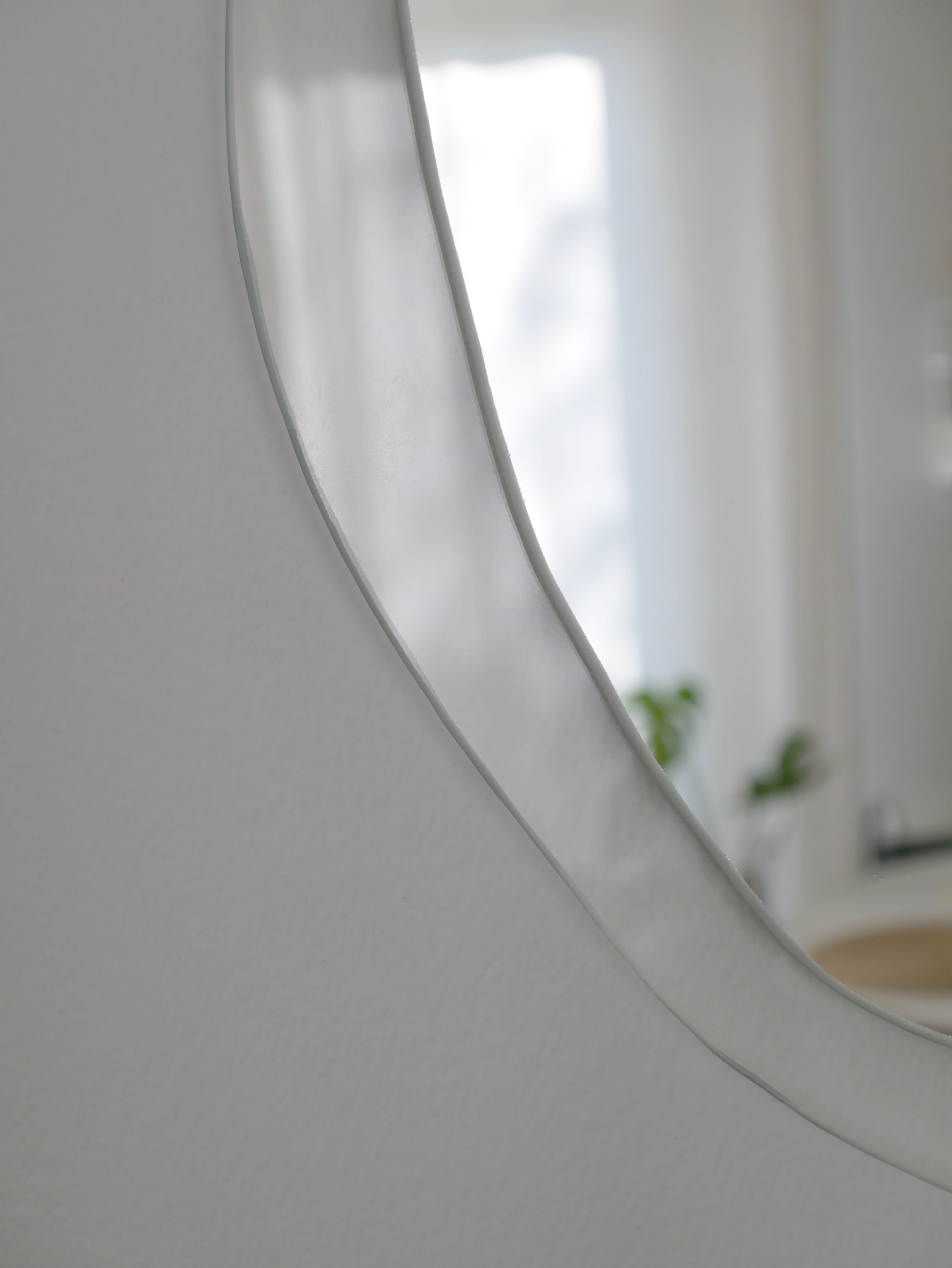 Mirror Ombrée Clair — lifestyle setting