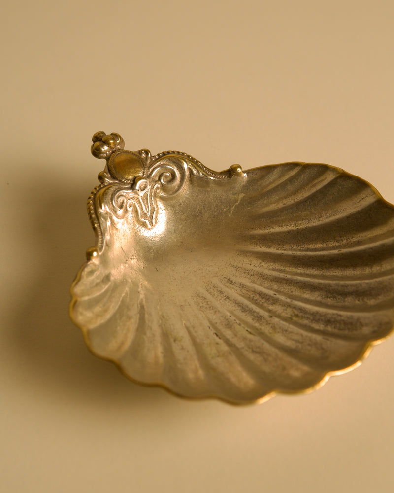 Italian Shell-shaped Vide-poches in Silver-plated Brass, 1950s by Treaptyque | The Oblist — vintage silver finish