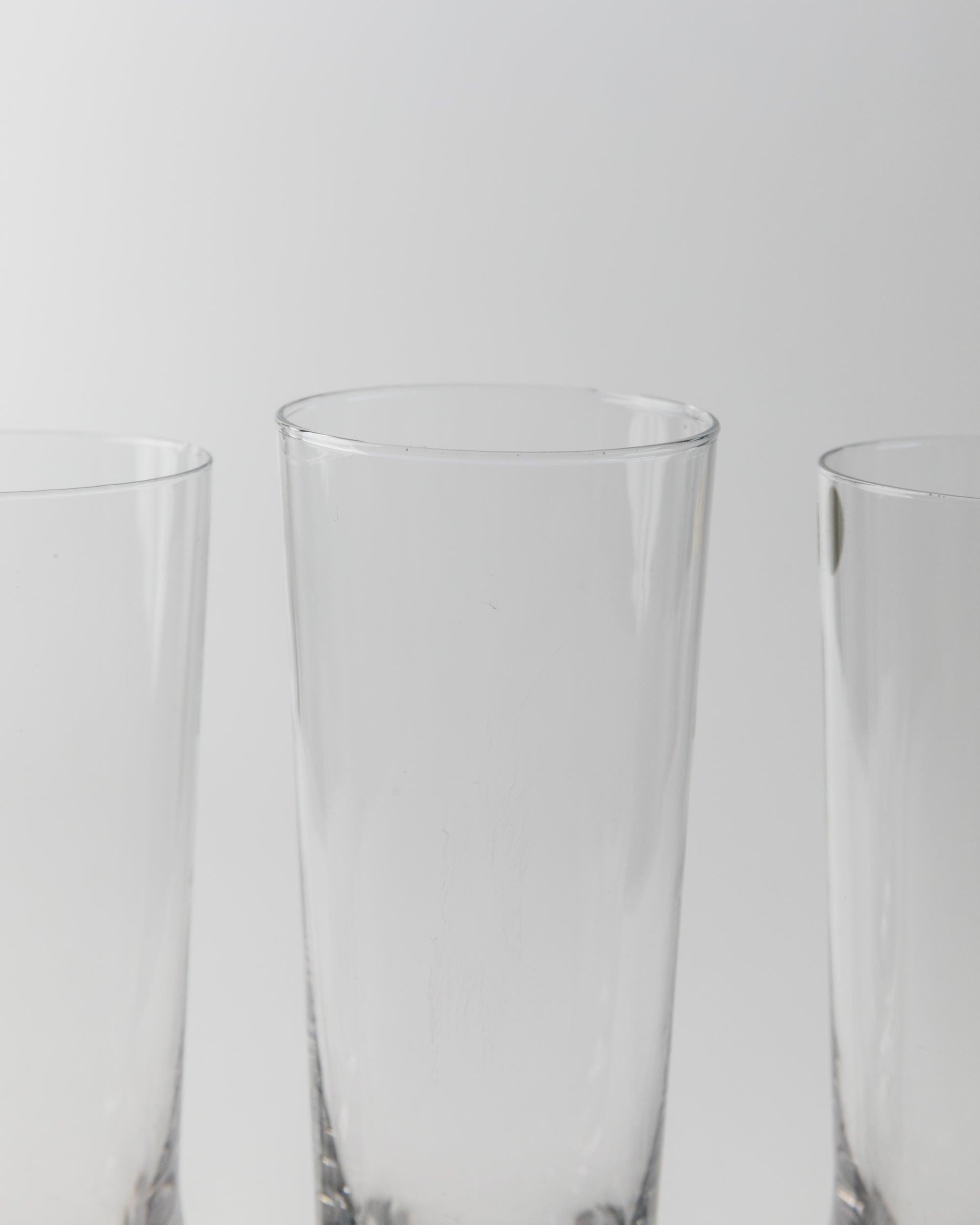 Set of 6 Vintage Murano Glasses, Italy 70s — close-up of clear glass texture