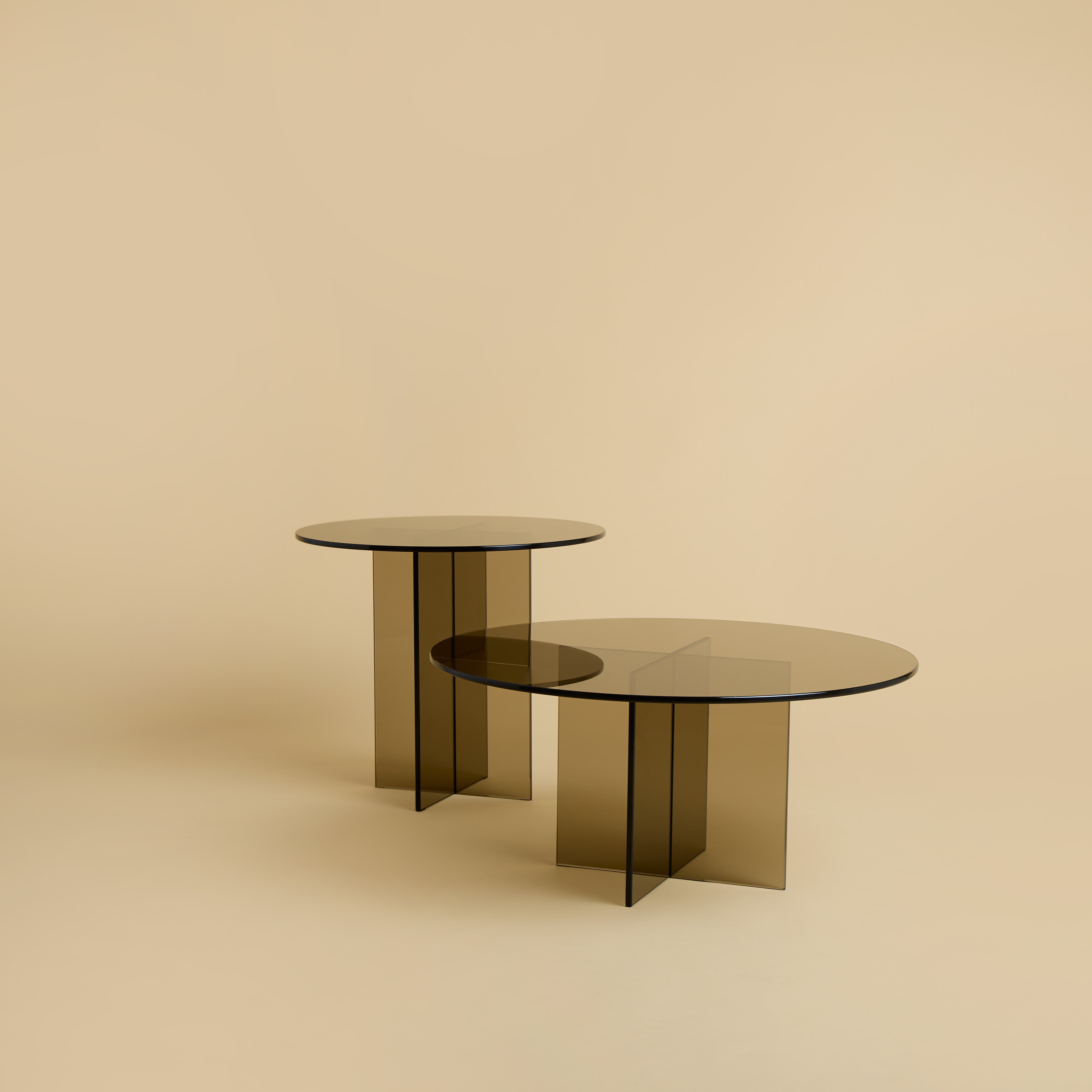 Round Glass Side Table - AMAMI Series — close-up