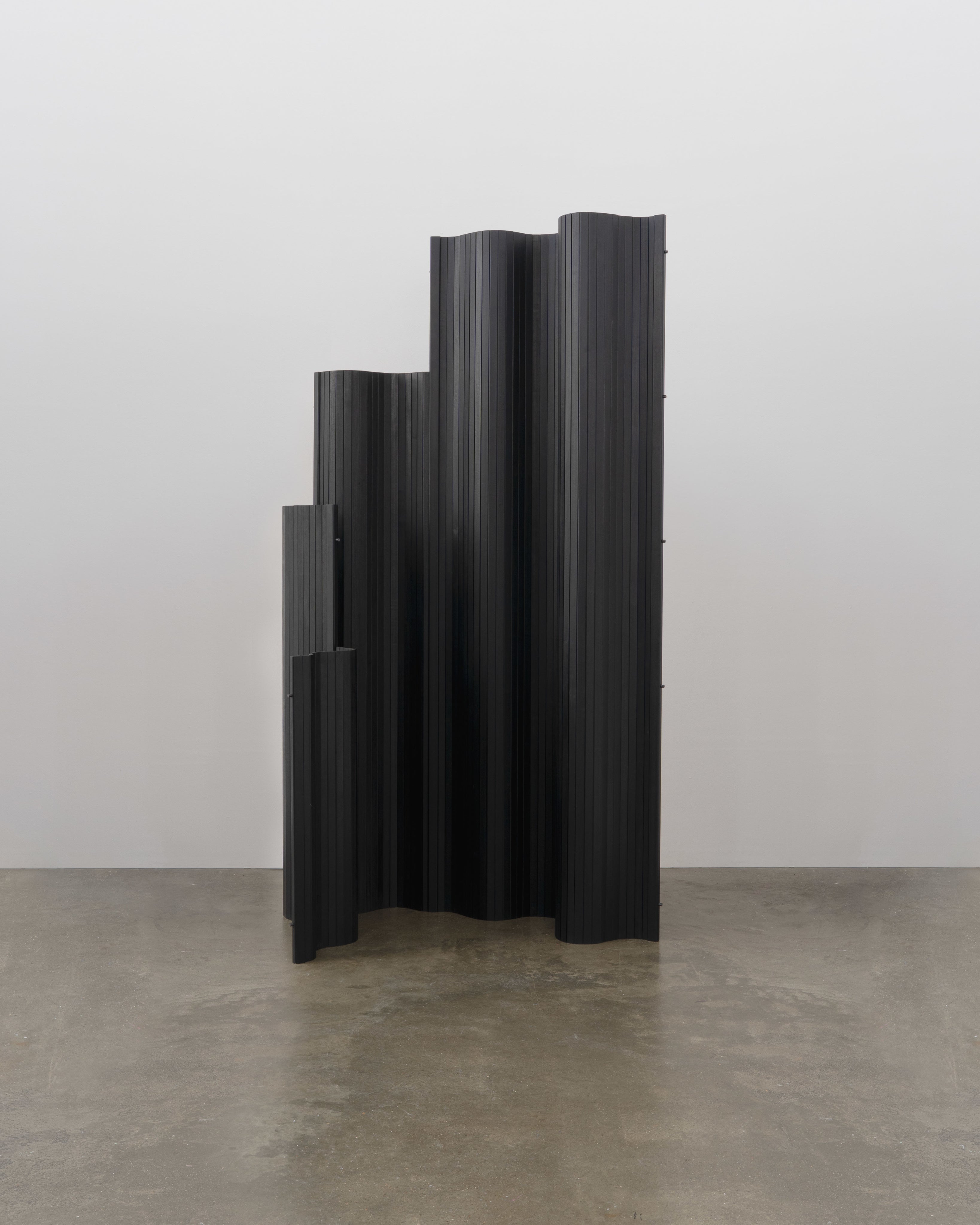 Écran Tambour Sculptural en Peuplier Fumé par Tom Roberts