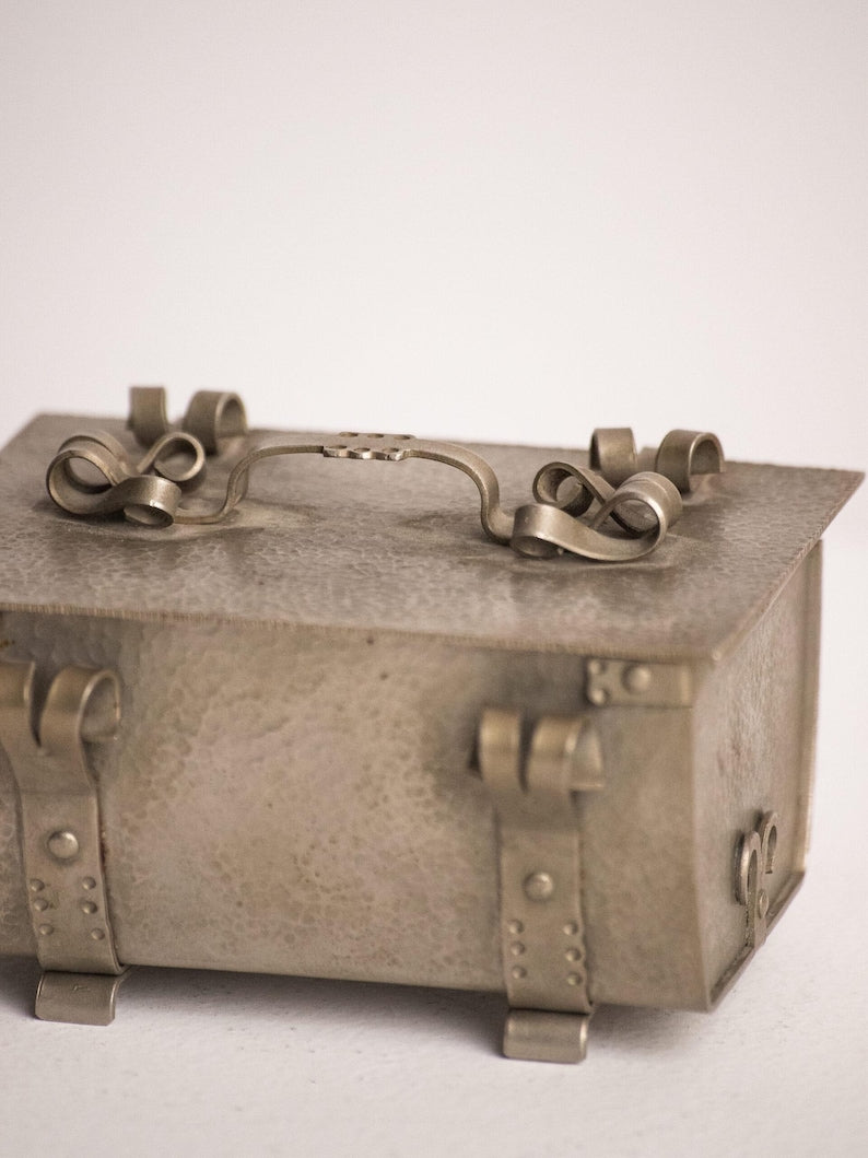 Arts and Crafts Hammered Metal Trunk Casket — Jugendstil Jewellery Box with Green Felt Interior — alternate view
