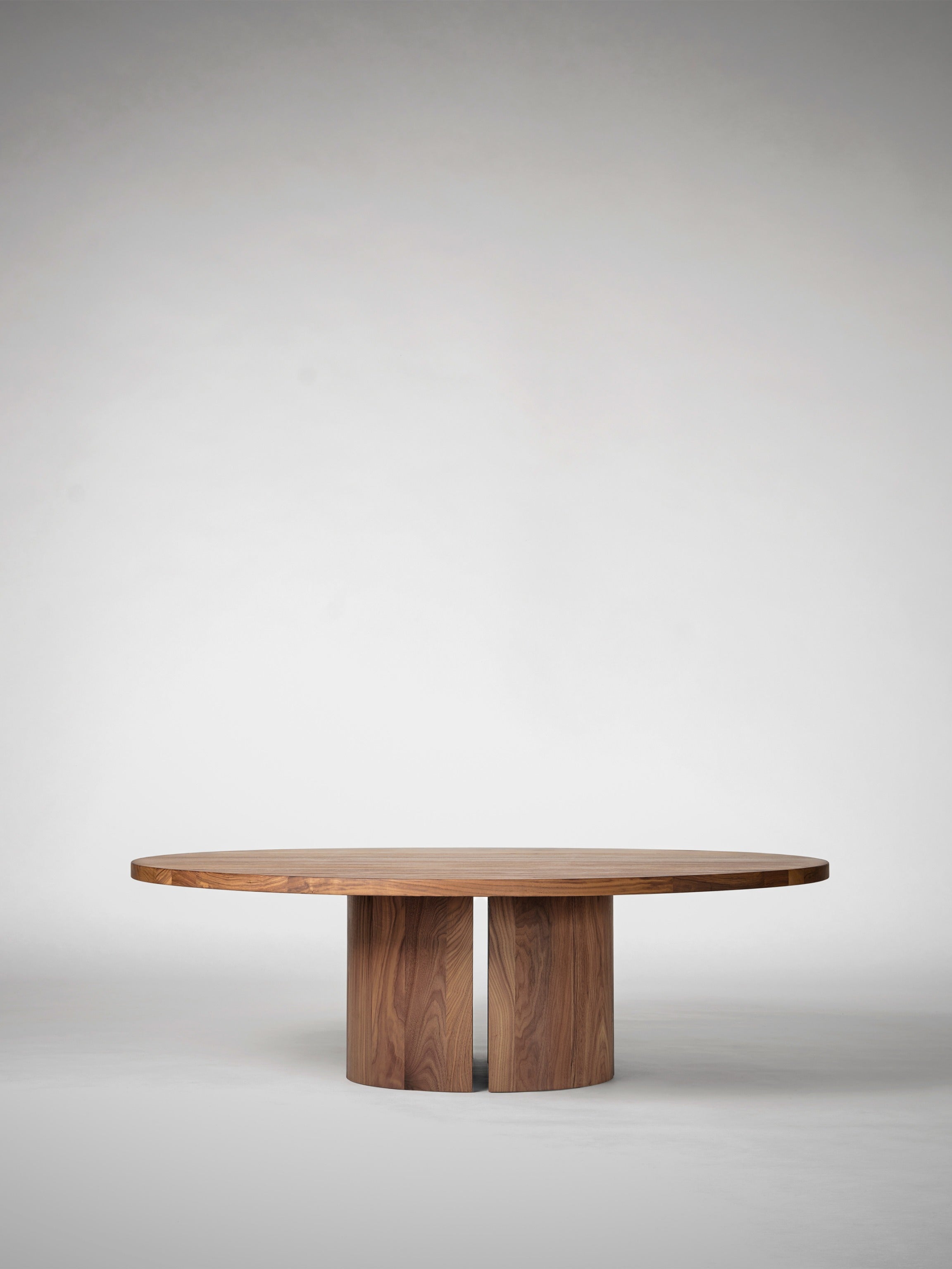 Aperta Coffee Table - Round — in context