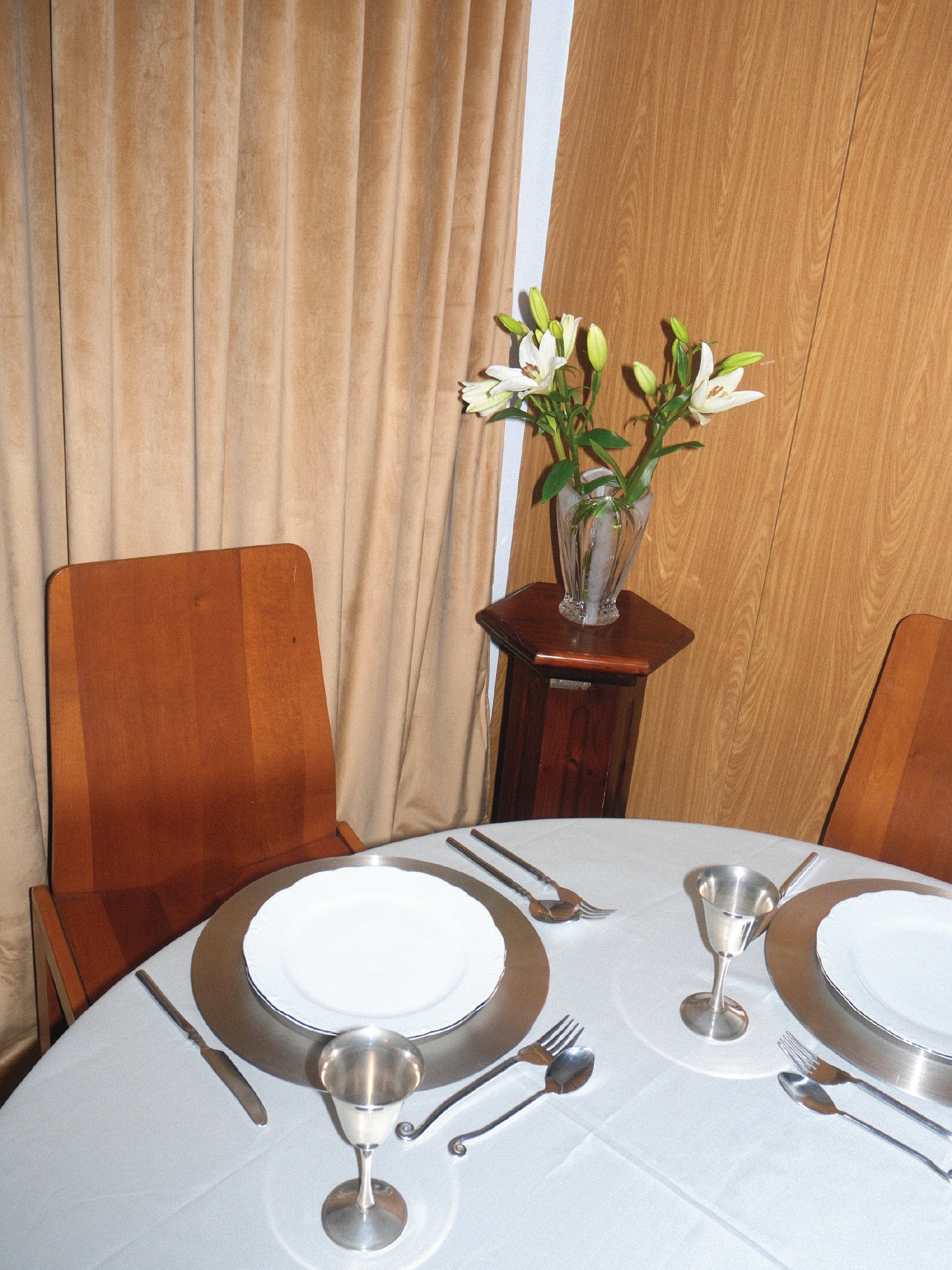 Enzo Berti Set of 6 Wood Chairs — in context
