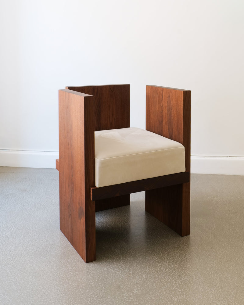 Chair in Walnut Jesper Sundberg Örtegren. — detail view