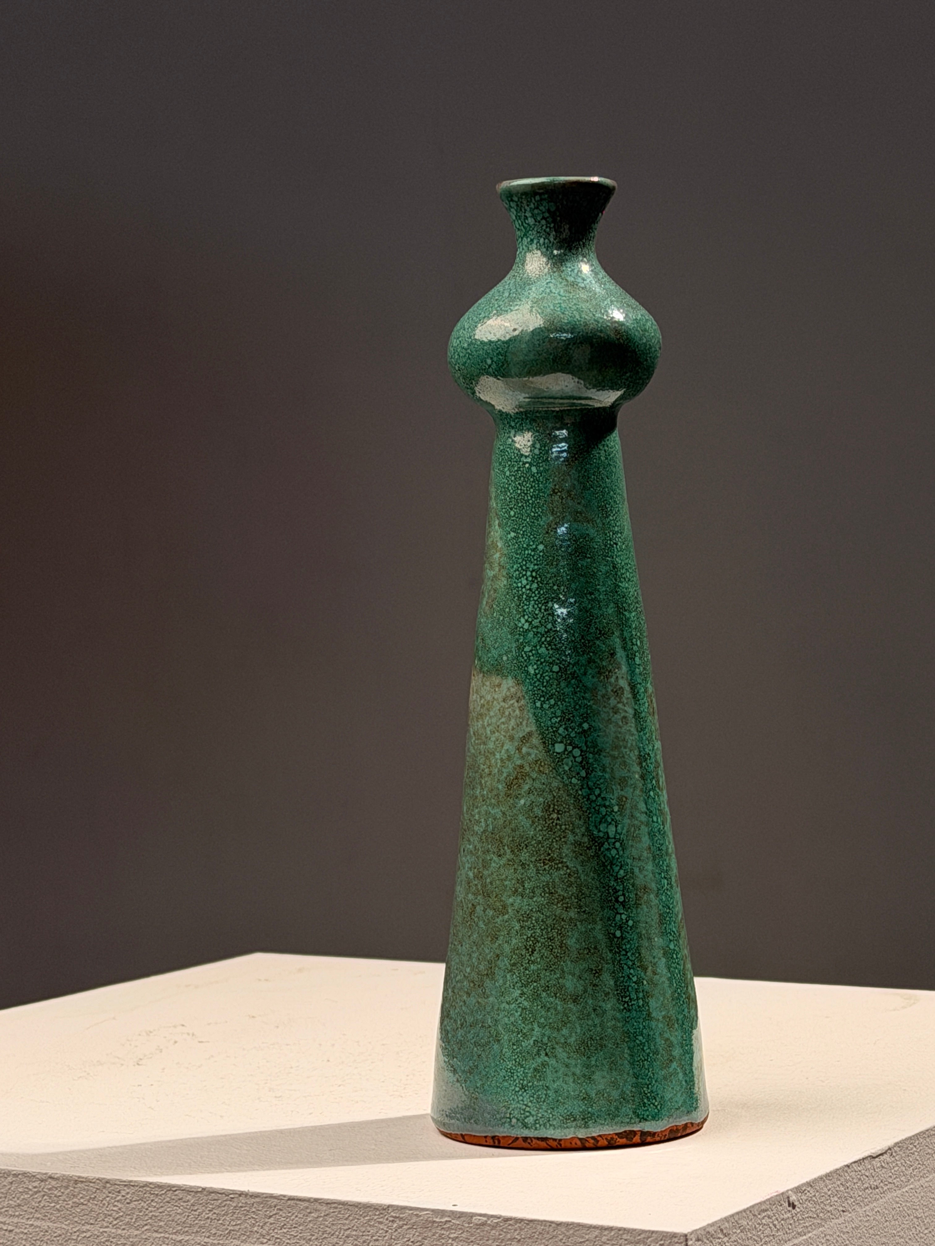 Elegant green glazed terracotta soliflore vase, circa 1960 — detail view