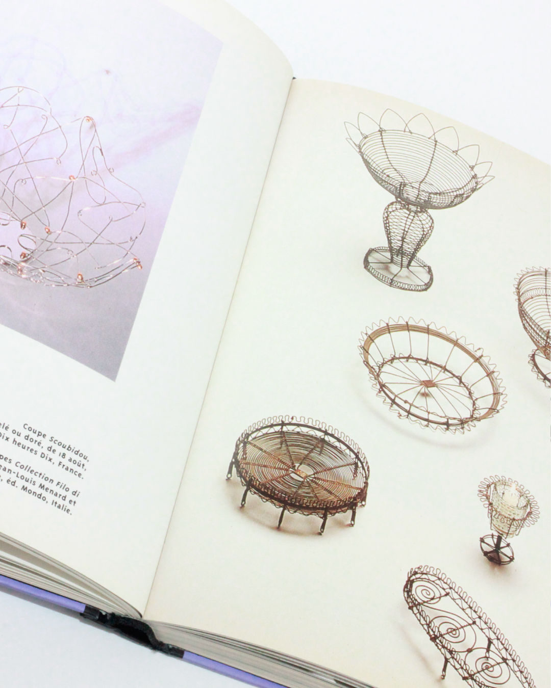 Objets Affectifs: Le Nouveau Design de la Table' Book — open view showing wire sculptures on pages