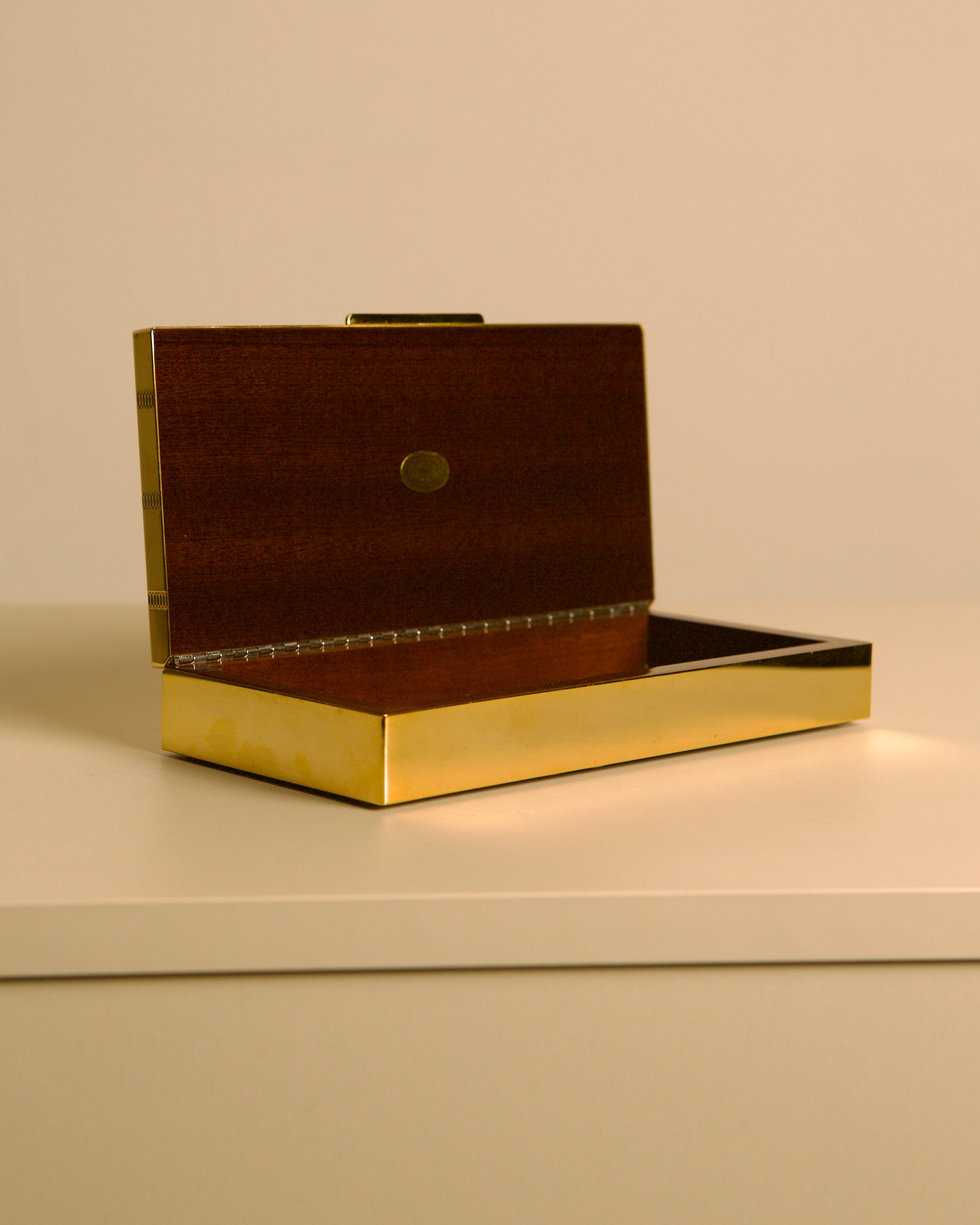 Italian Box in Gold and Silver Metal "Holywood Regency" 70s — open view showing wooden interior and brass trim