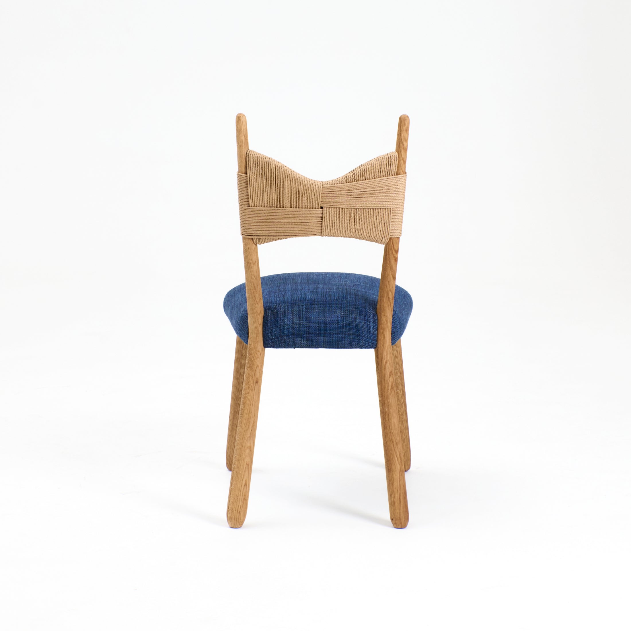 Perícia Dining chair — alternate view