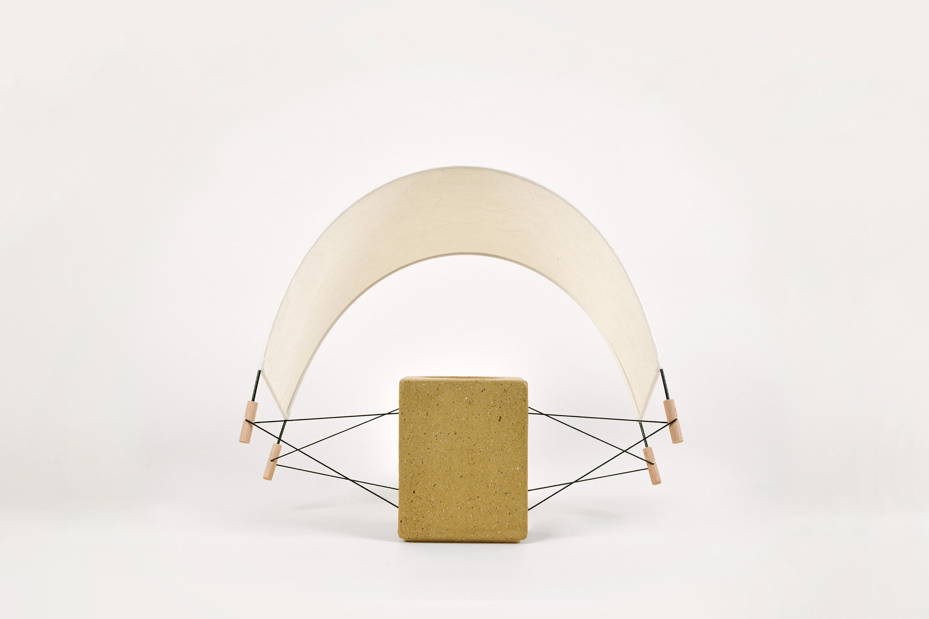 Écla - Raw Clay — front view highlighting raw clay base and arch