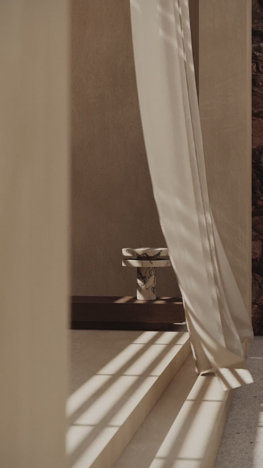 M_014 Table Lamp / Calcatta Viola - Video