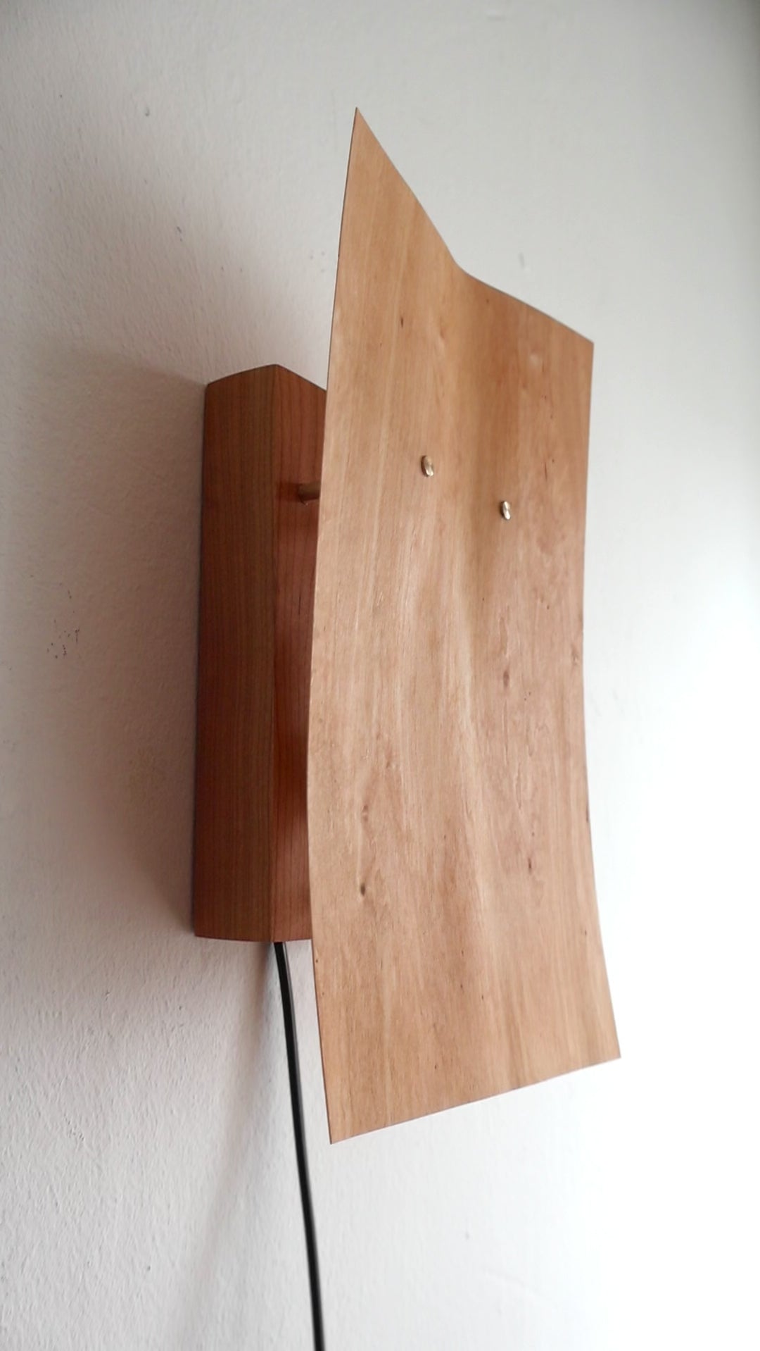 Sconce/Table Lamp Soft Ply (Wood Veneer and Brass) - Video