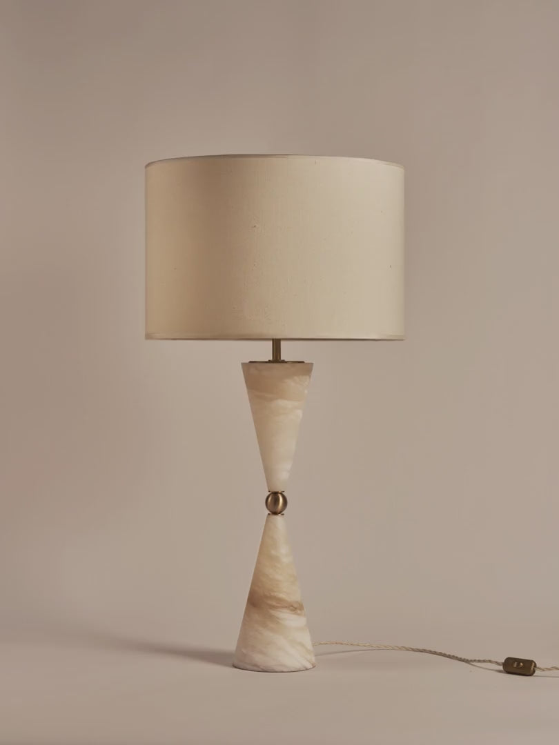 SILHOUETTE Table Lamp in alabaster and satin brass - Video