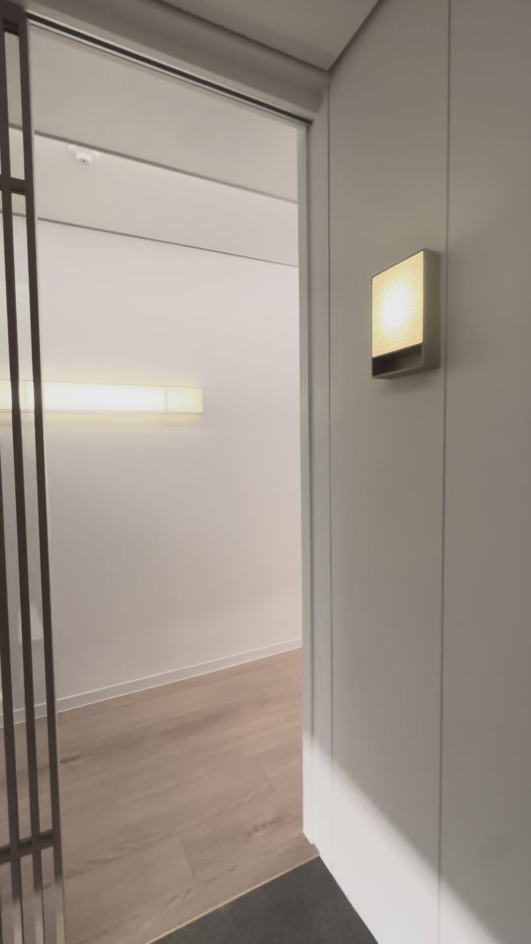 biiit 010 / Wall lamp - Video