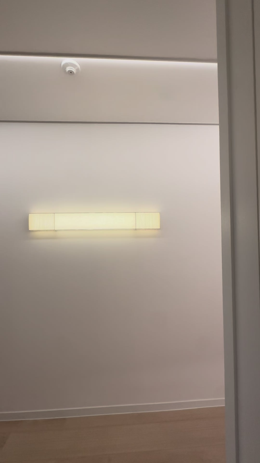 biiit 011 / Wall lamp - Video