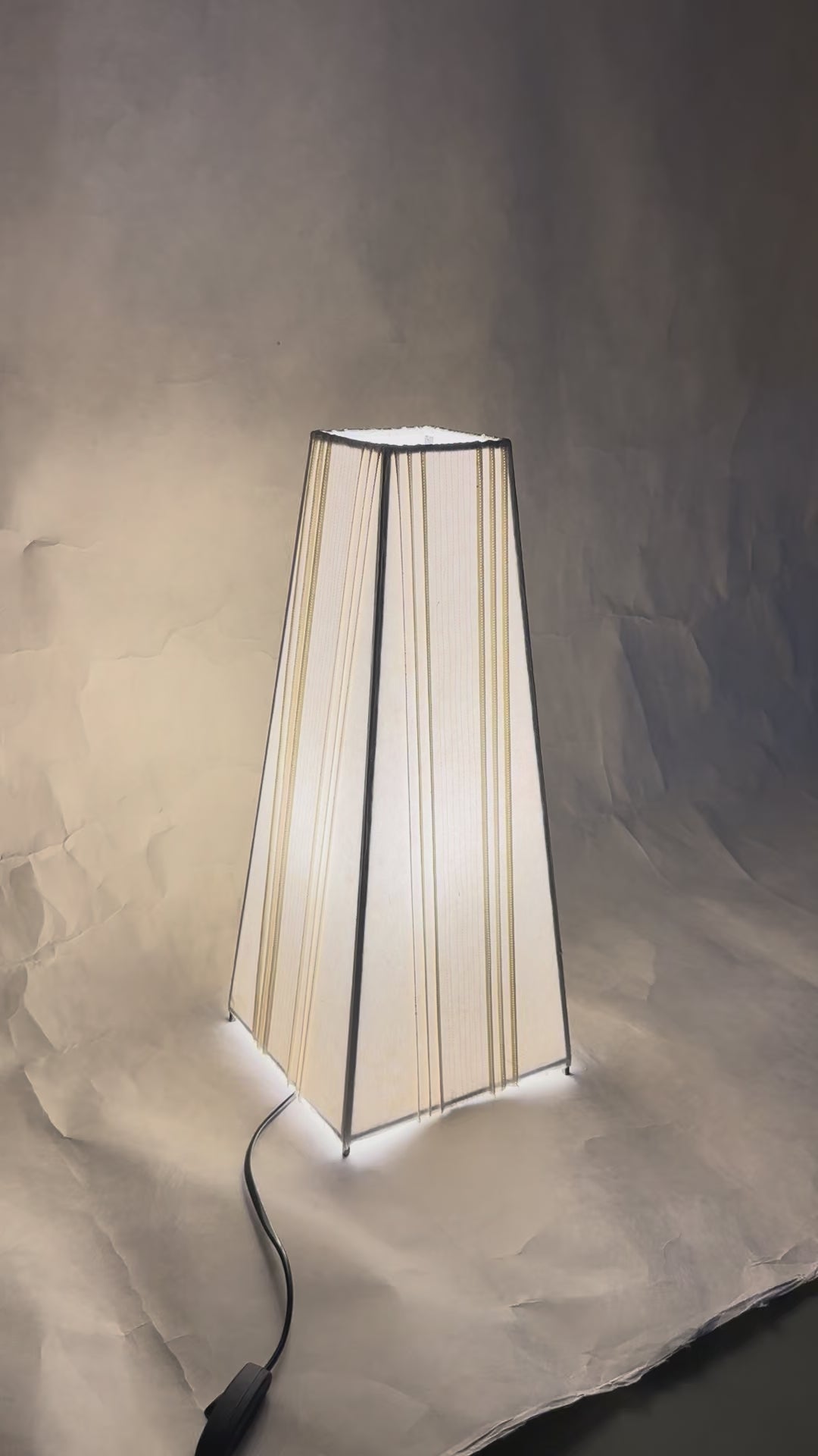 biiit004 / Table lamp - Video