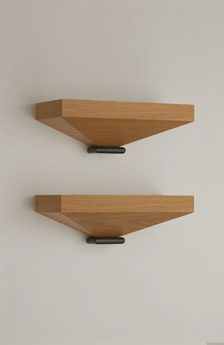 "La Corbeille" Wall Sconce, in oak and lacquer - Video