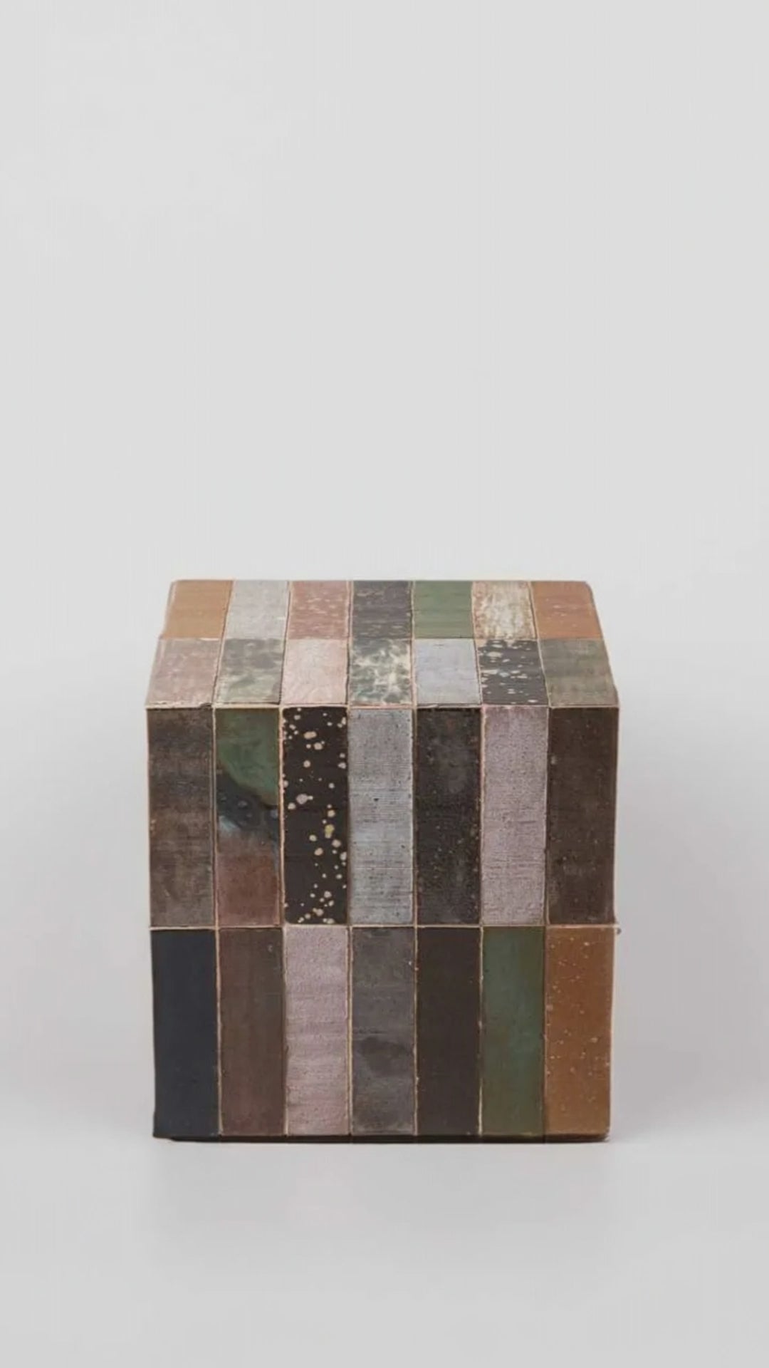 Minerales Side Table