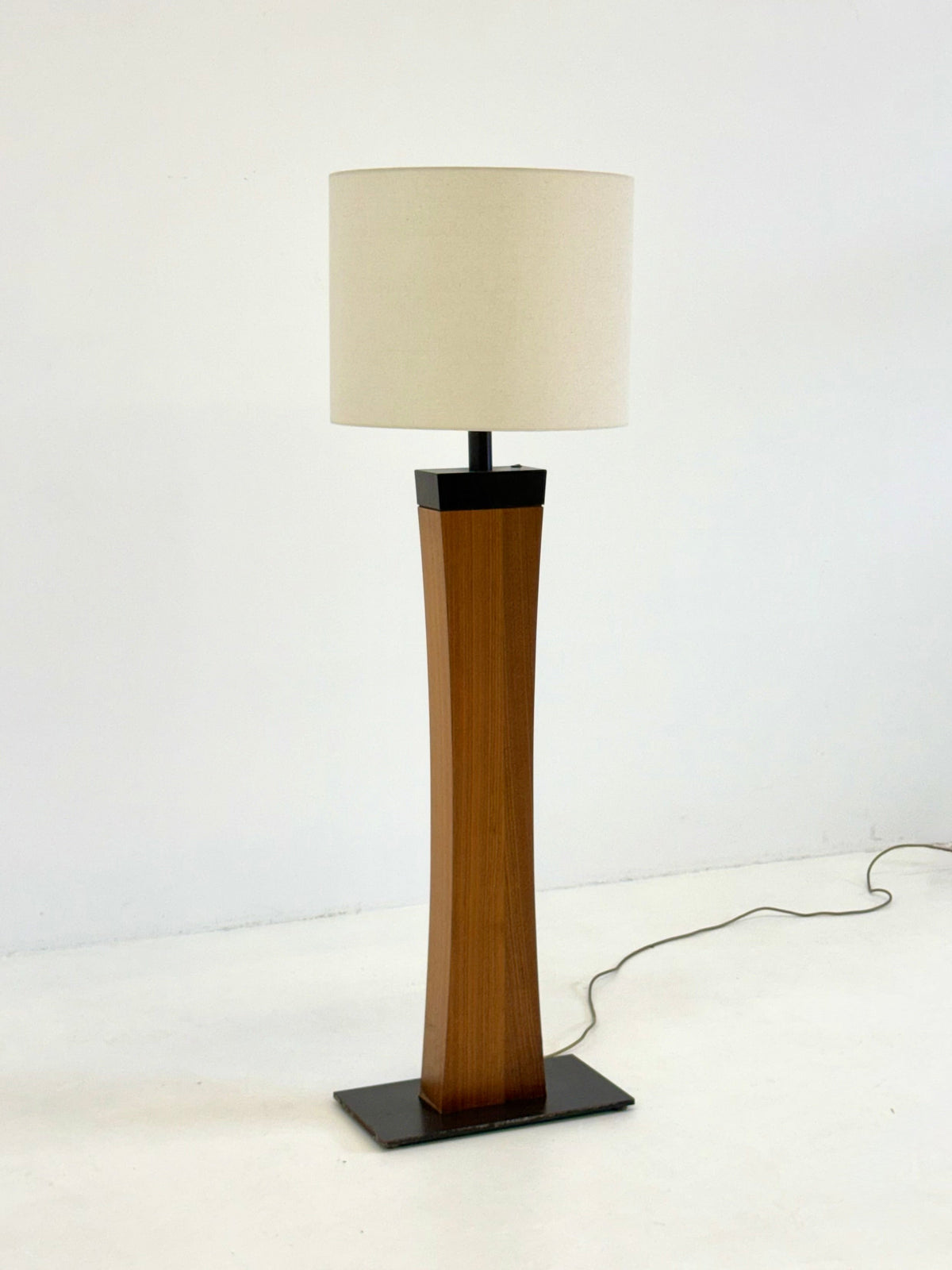 Italian Mid Century teak floor lamp — additional view