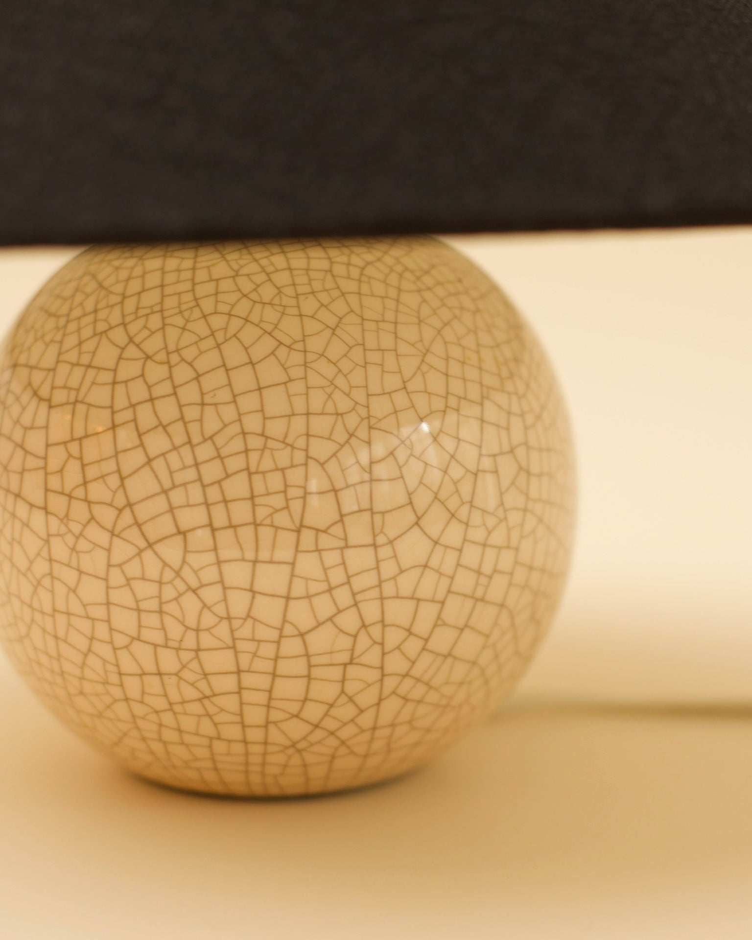 KLEE Table Lamp — close-up of cracked ceramic base