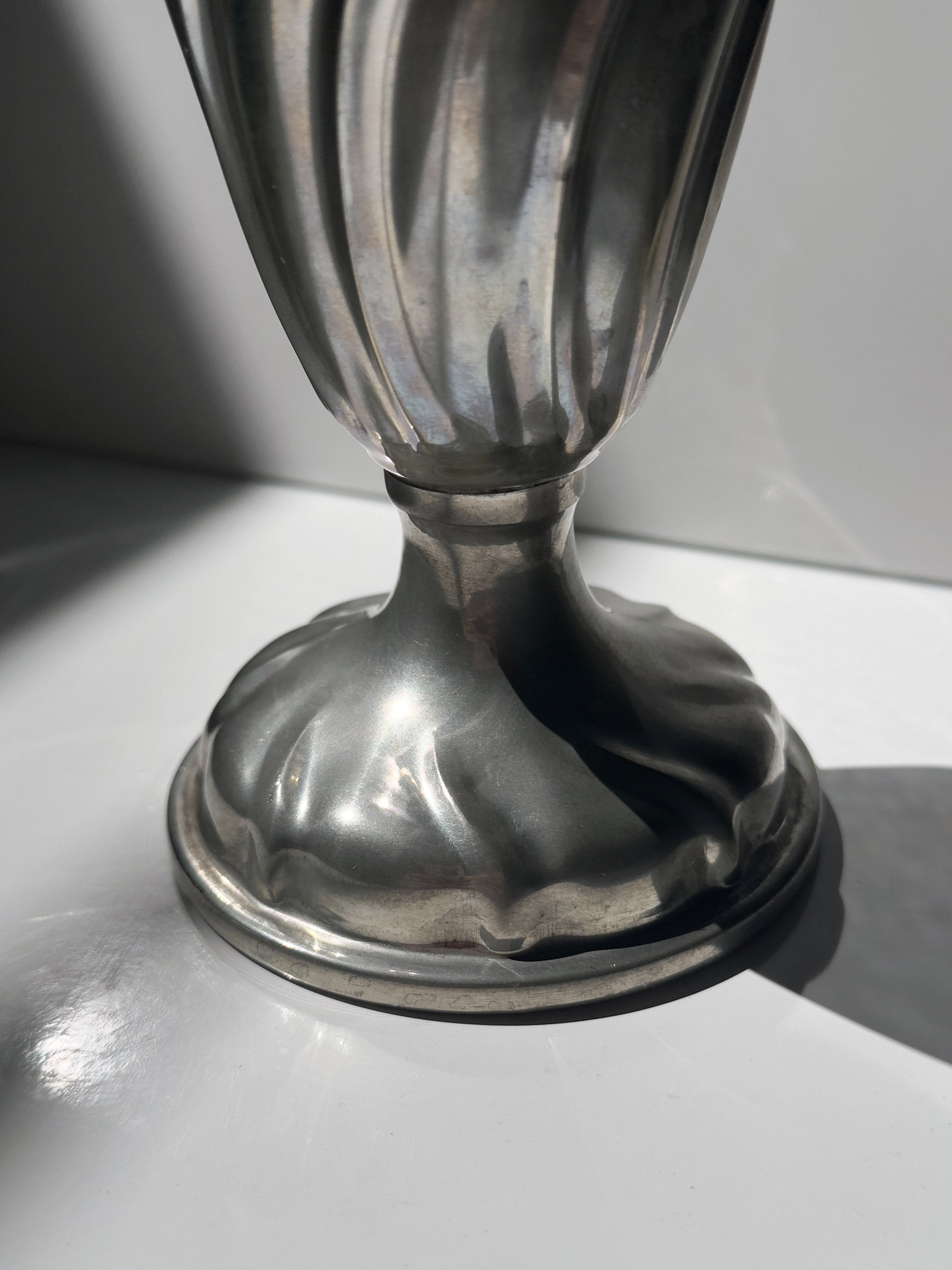 Italian peter vase - 1970s — side angle