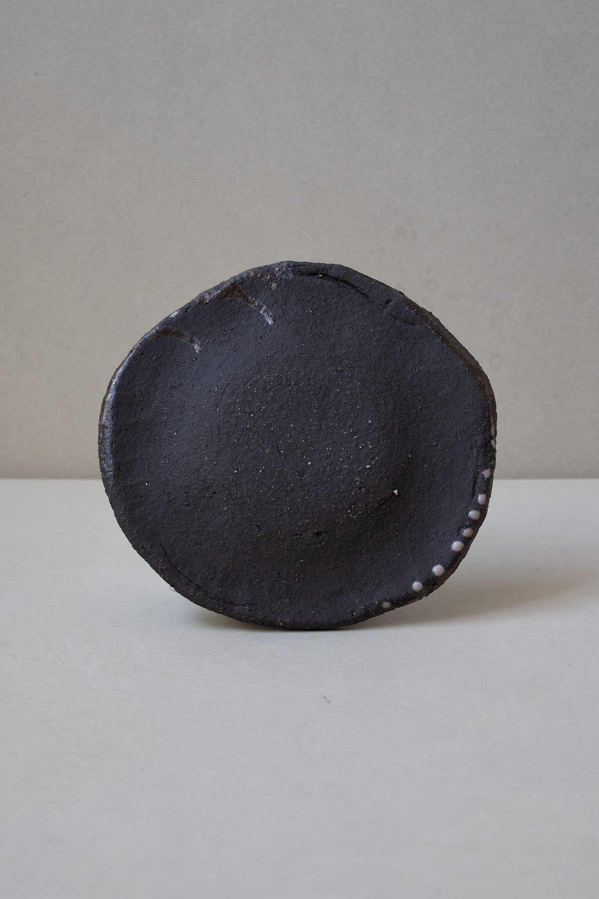 Assiette / Plaisir 07 — side angle