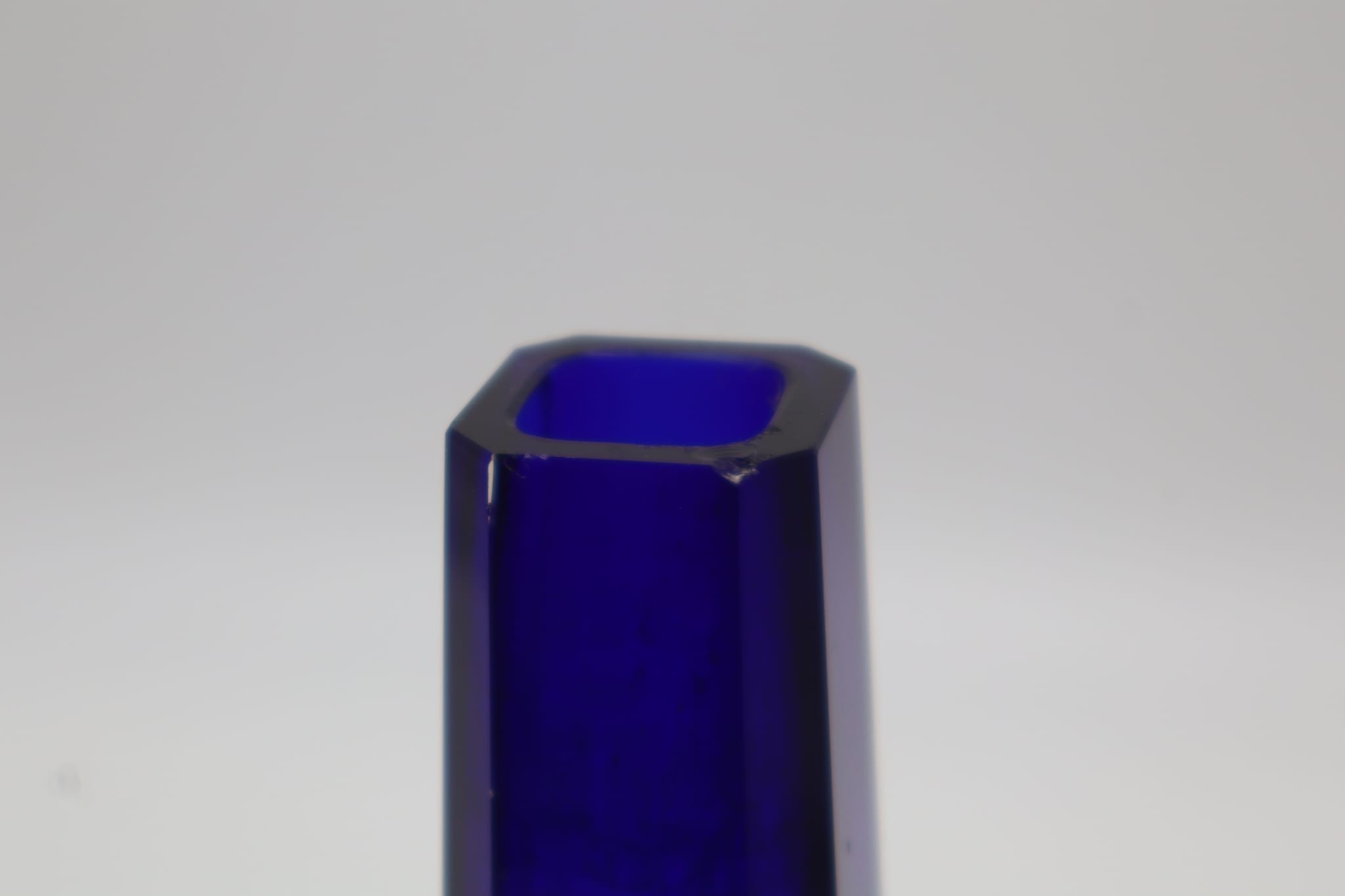Murano Sommerso Glass Vase – Cobalt Blue Faceted Crystal – Italian Mid Century 1960s — side angle