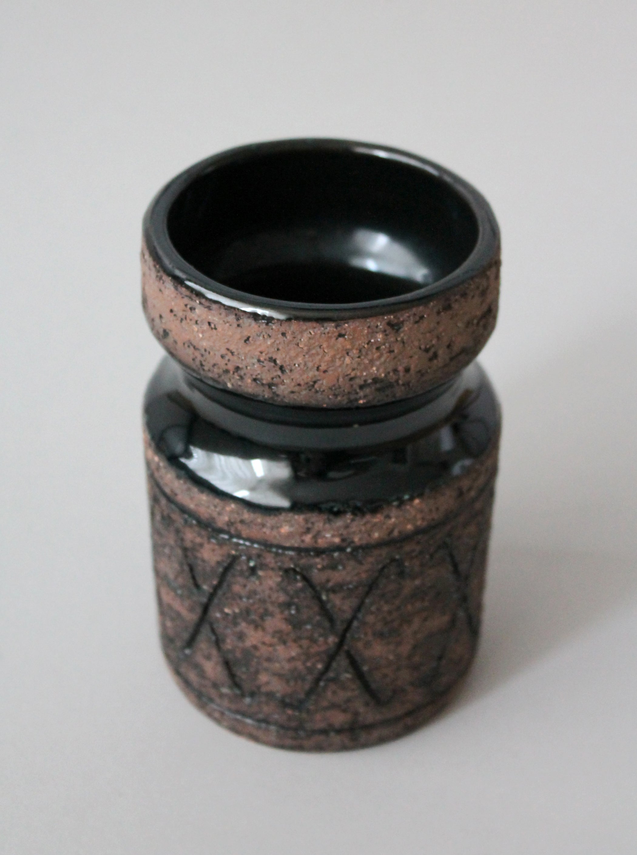 Gabriel Sweden Eke Bjerén Black Vase